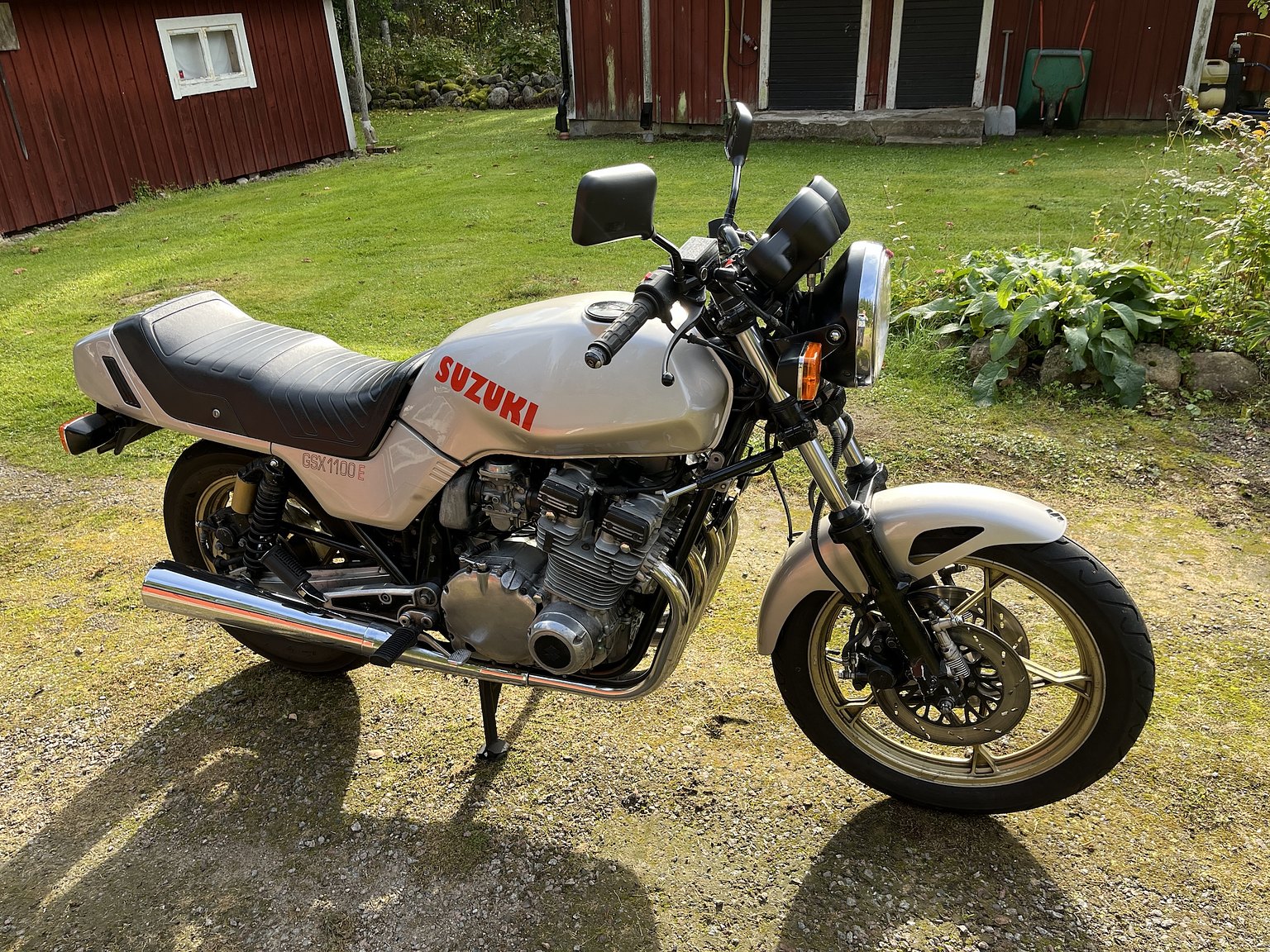 Exteriörbild på 1982 Suzuki GSX1100 - NO RESERVE