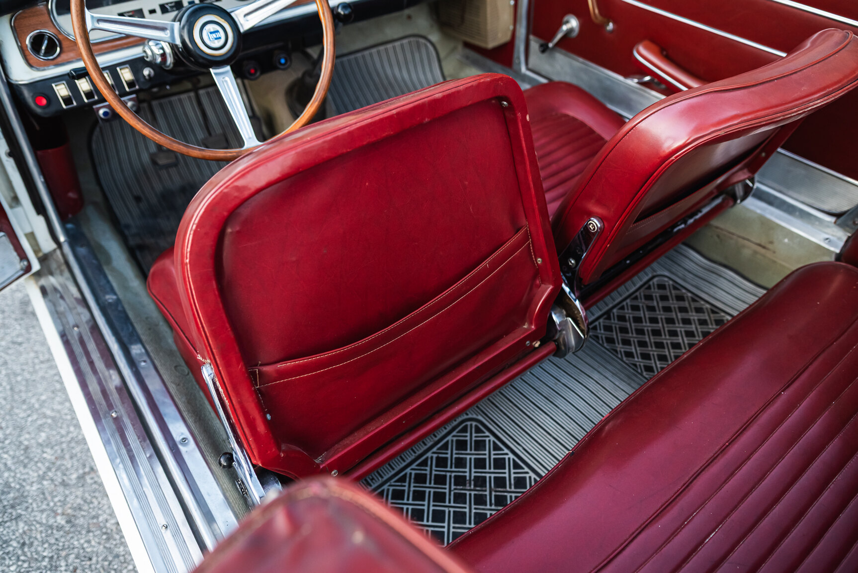 Interior image of 1964 Lancia Flavia Vignale  