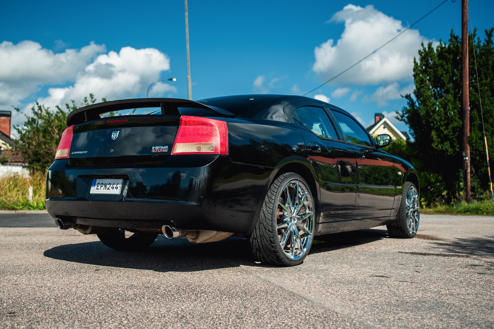 Exterior image of 2007 Dodge Charger 5.7 V8 HEMI 