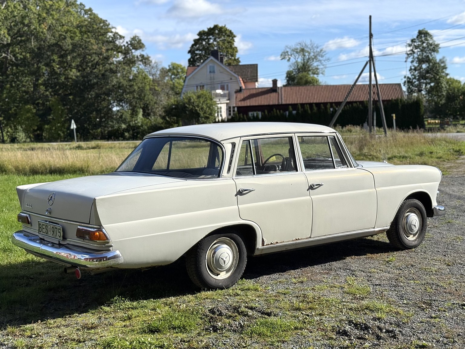 Exteriörbild på 1967 Mercedes-Benz 200