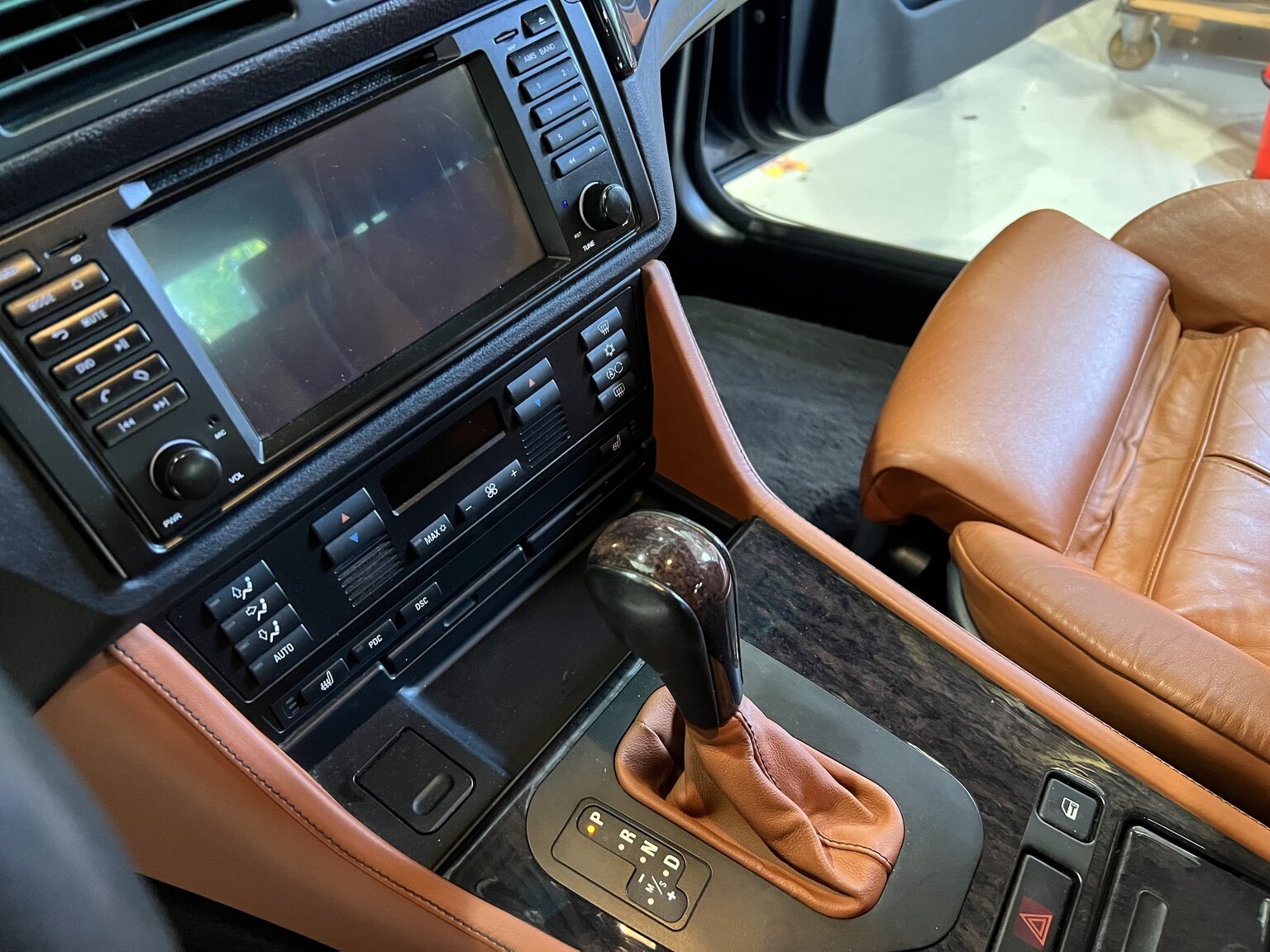 Interior image of 2003 BMW 540i Touring
