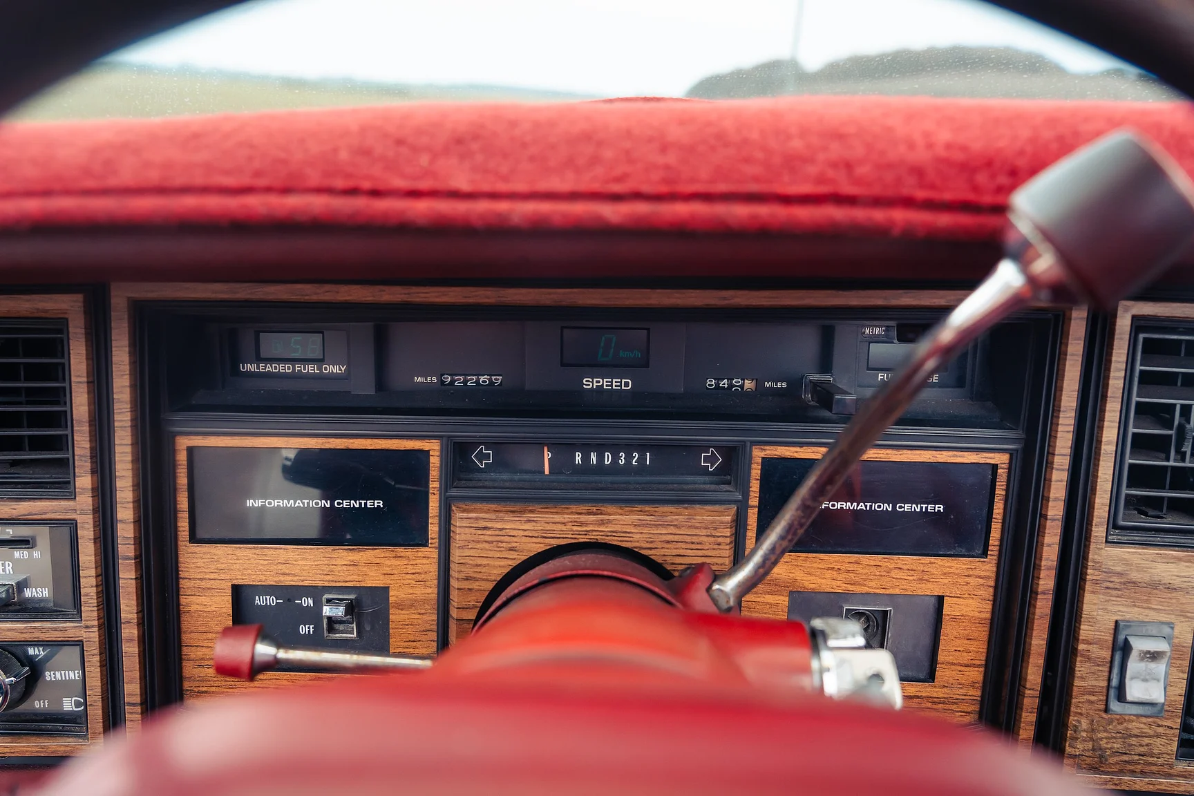 Innenraumfoto von 1984 Cadillac Eldorado Biarritz Convertible (20)