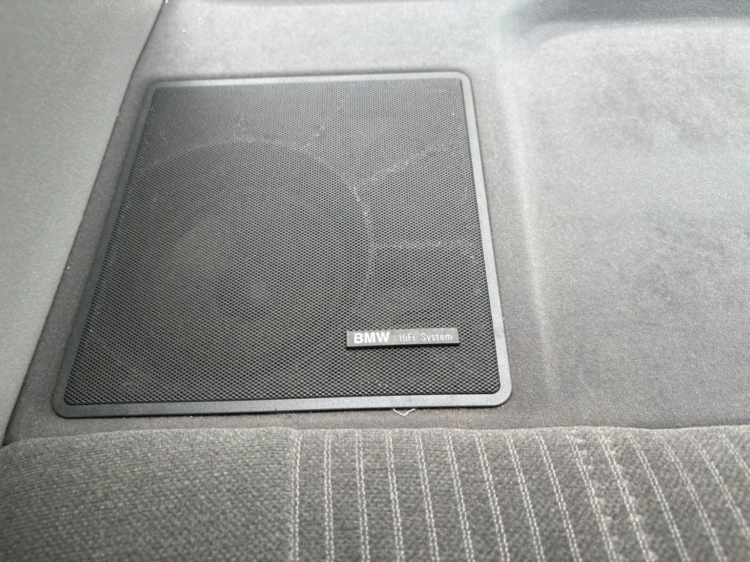 Interior image of 1988 BMW 730iA (43)