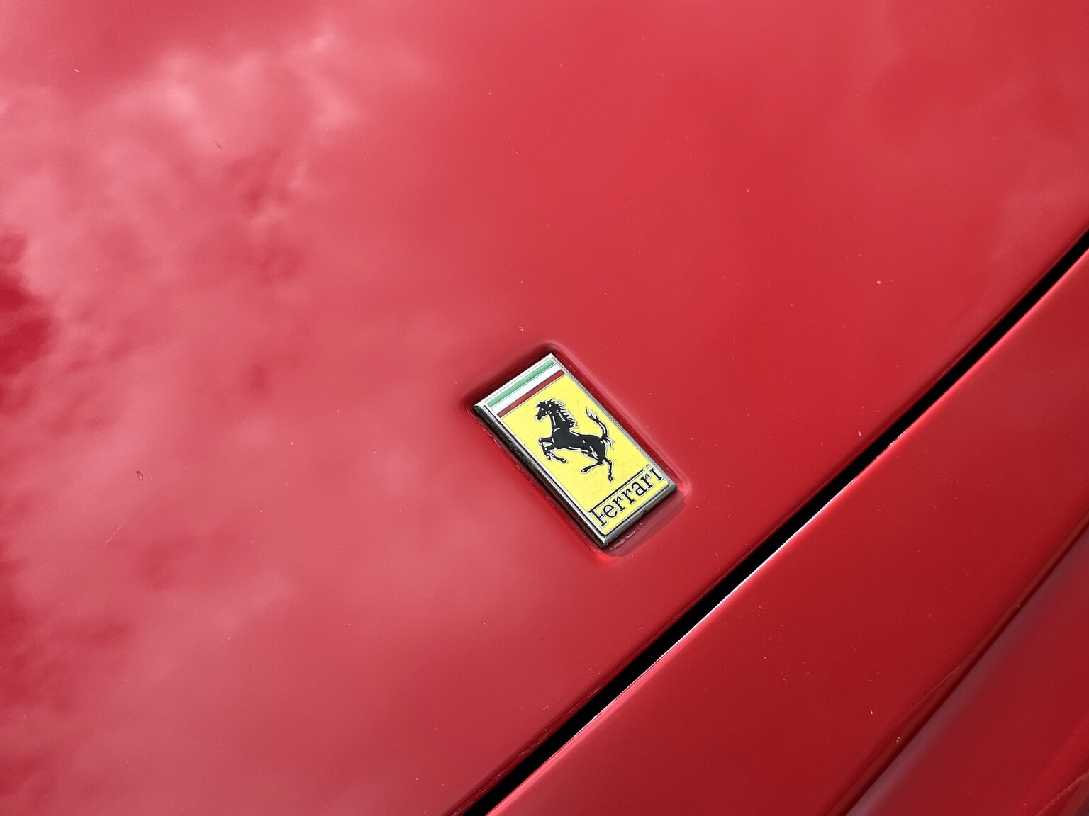 Exteriörbild på 1990 Ferrari 348 (42)