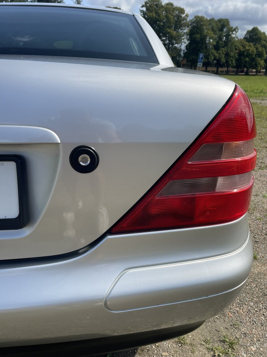 Exterior image of 1998 1998 MERCEDES BENZ SLK 230 