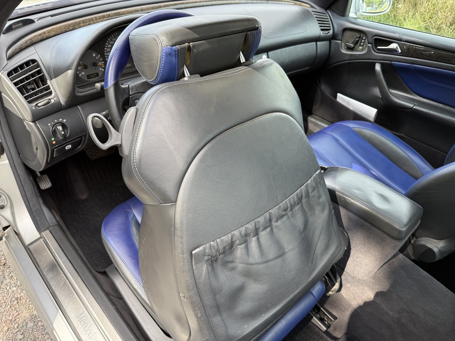 Interior image of 2000 Mercedes-Benz CLK 55 AMG Coupé