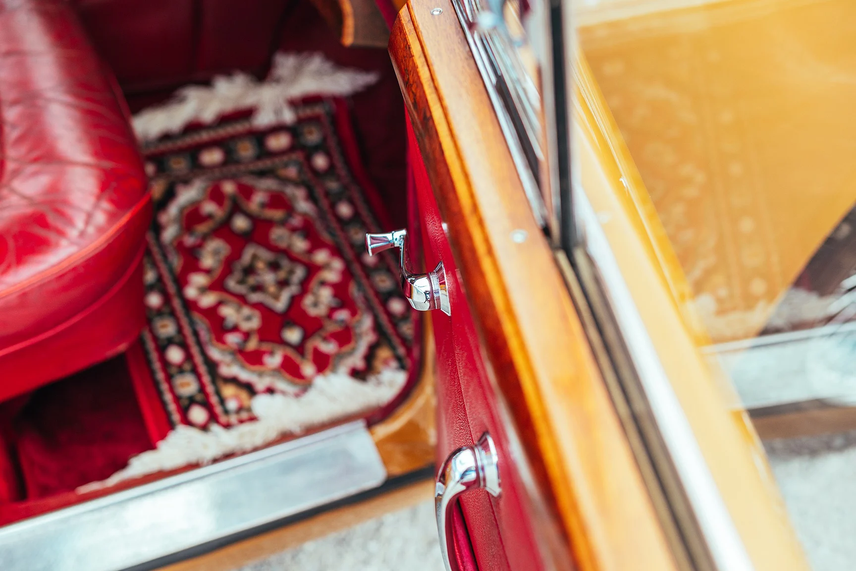 Interior image of 1965 Jaguar MK 2 - 3.8 XK (11)