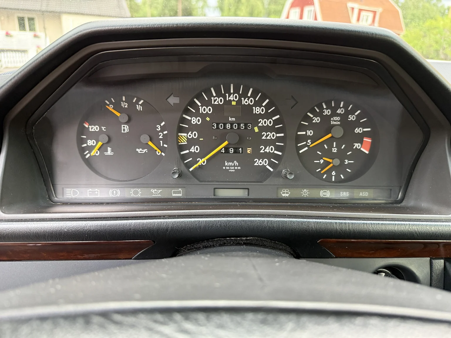 Innenraumfoto von 1994 Mercedes-Benz E 320 T (15)