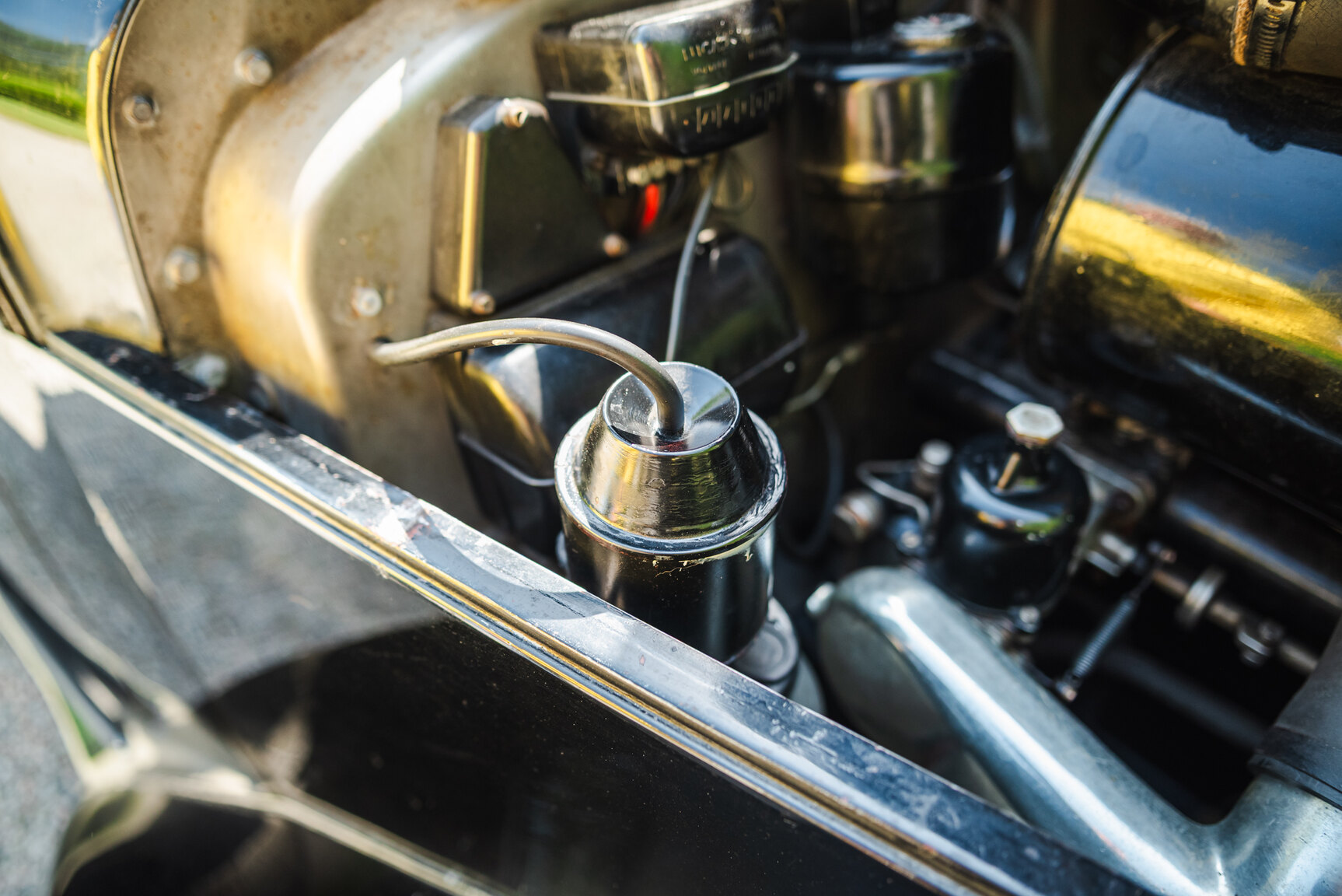 Image of 1950 Bentley 4 1/4 Litre mechanics