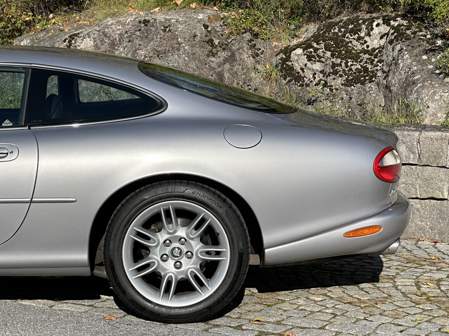 Exteriörbild på 2000 Jaguar XK 8