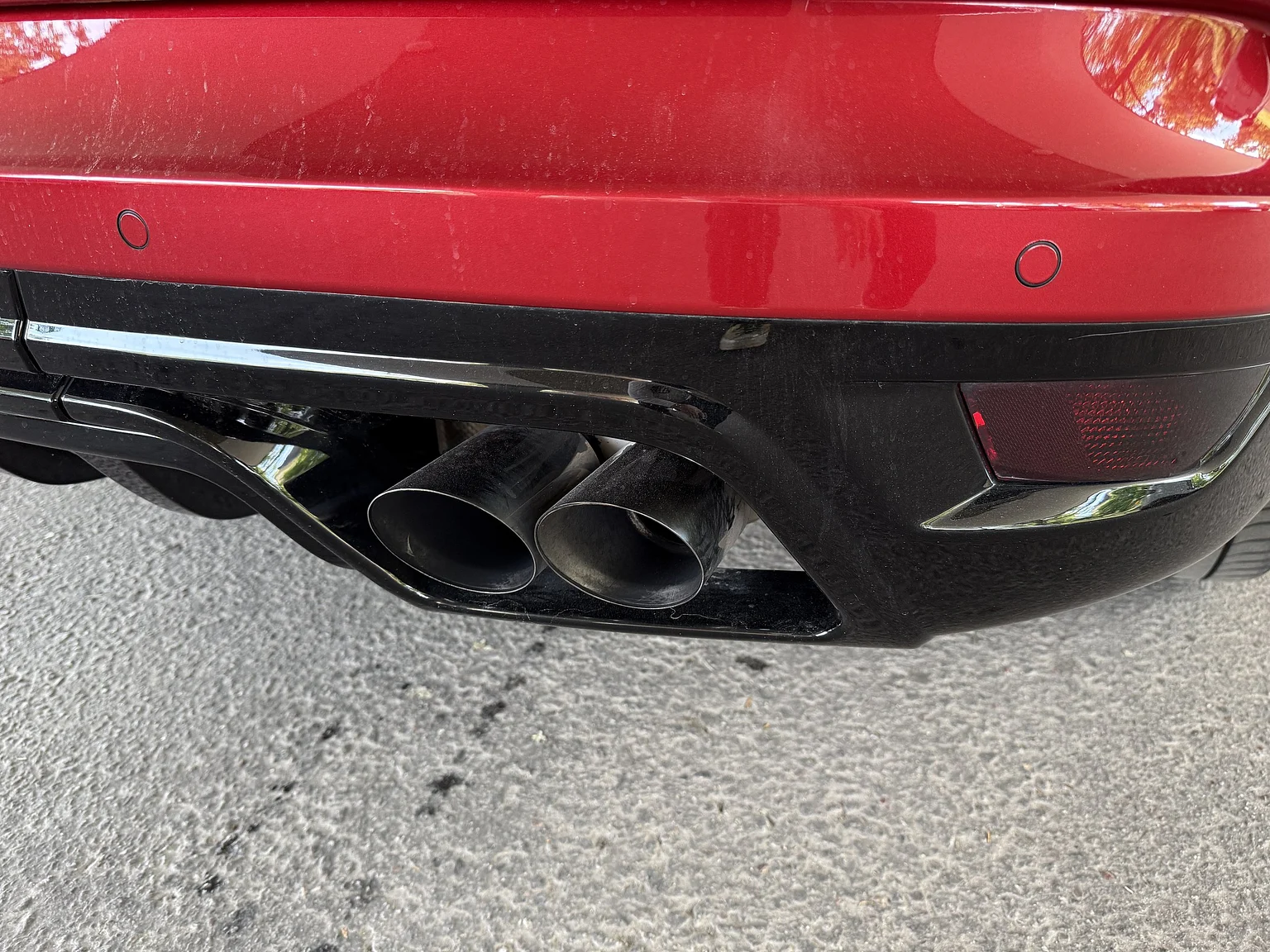 Exteriörbild på 2017 Range Rover Sport SVR (32)