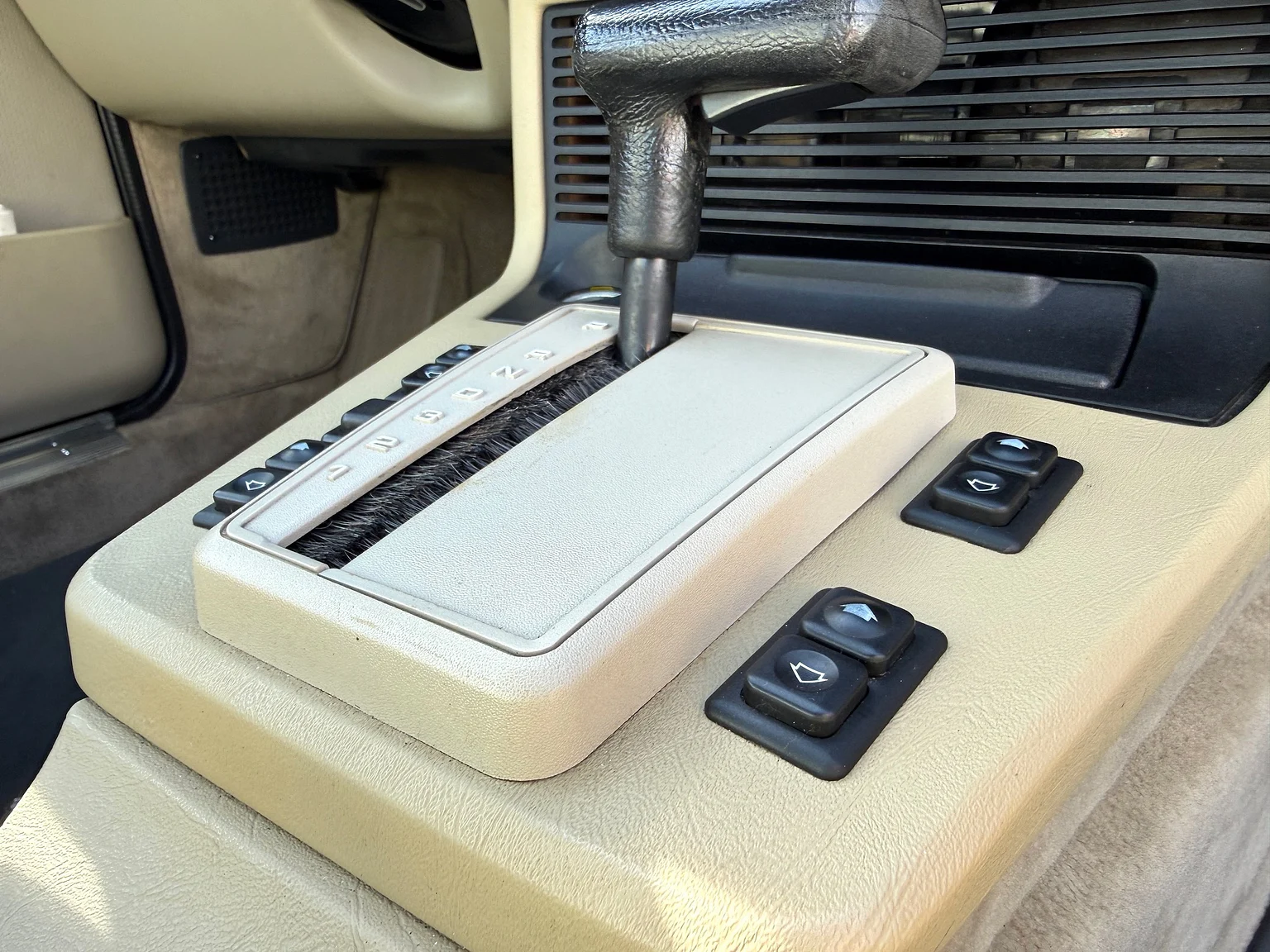 Innenraumfoto von 1985 BMW 635 CSiA (E24) (37)
