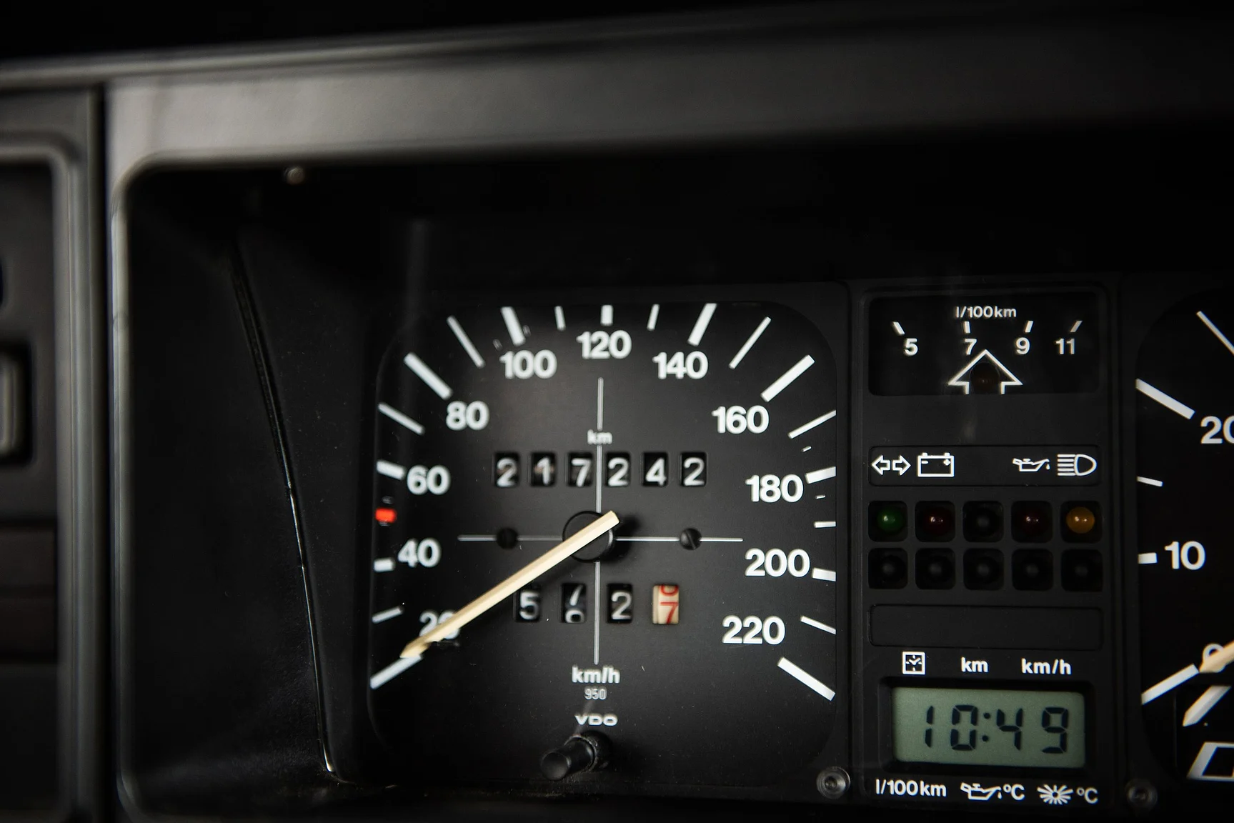 Innenraumfoto von 1984 Volkswagen Golf GTI "Special" (16)