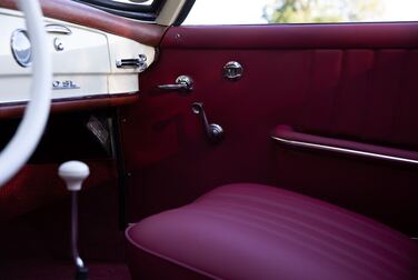 Interior image of 1958 Mercedes-Benz 190SL