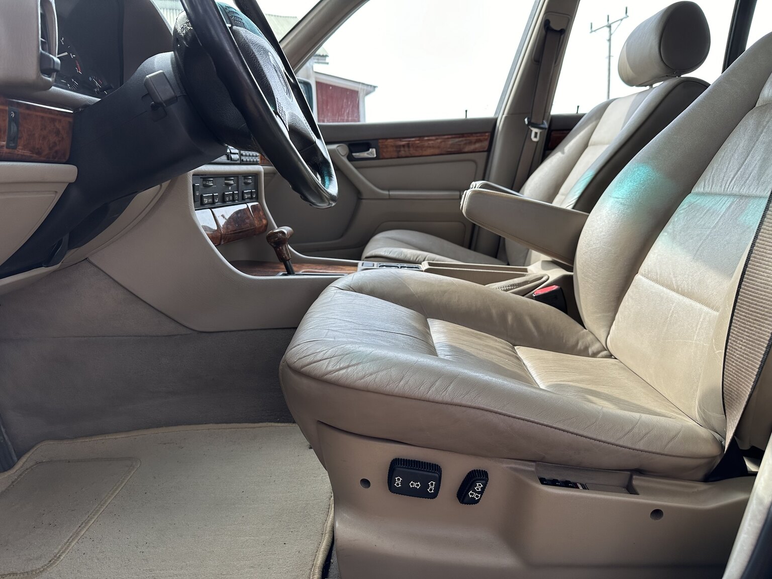 Innenraumfoto von 1992 BMW 740iA