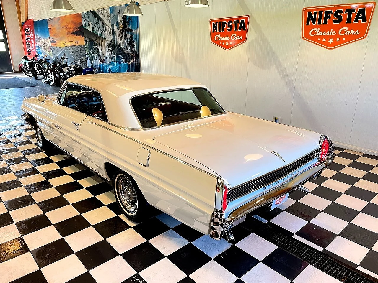 Bild von 1962 Pontiac Grand Prix (8)