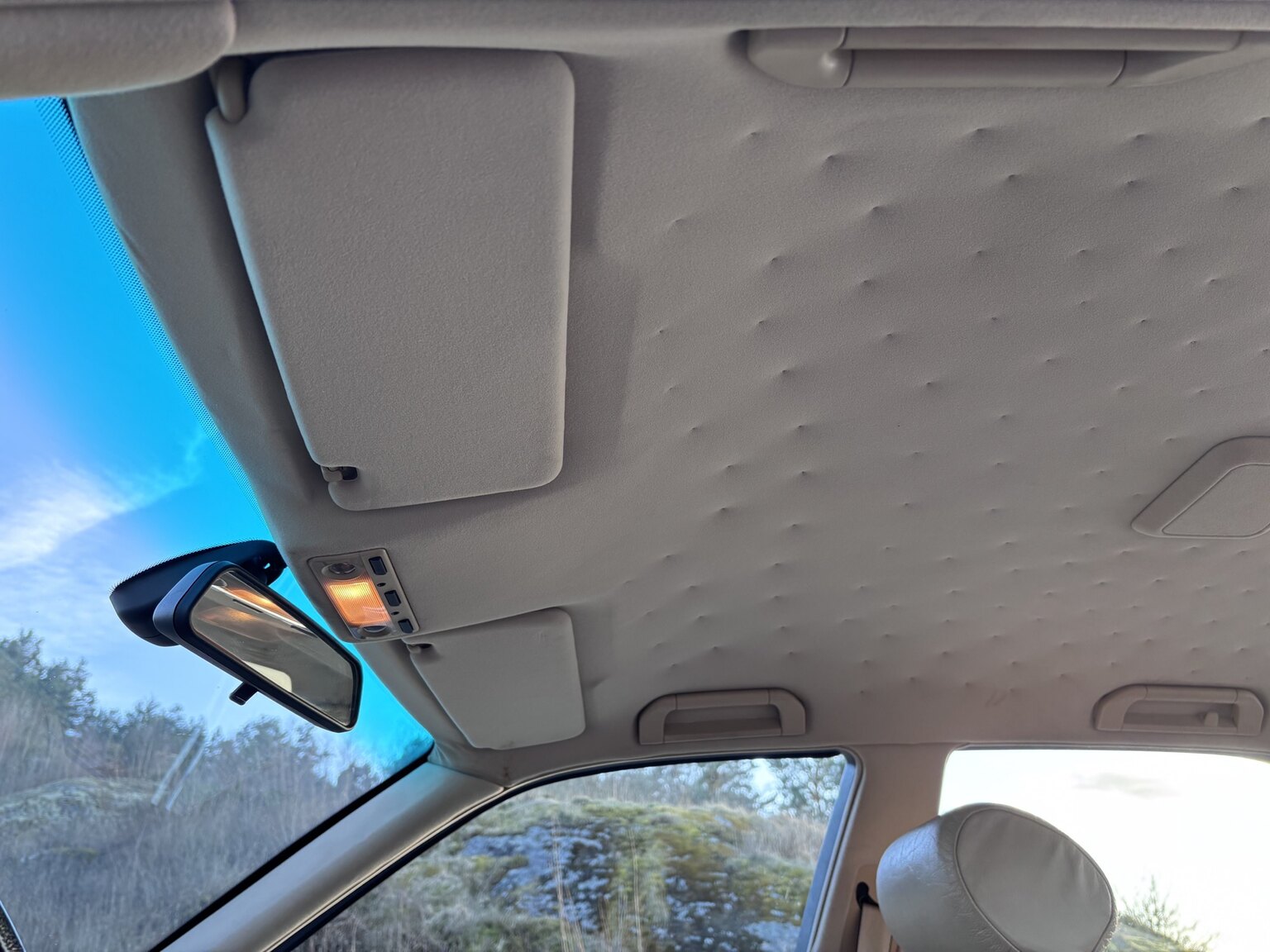 Interior image of 1996 BMW 728iA