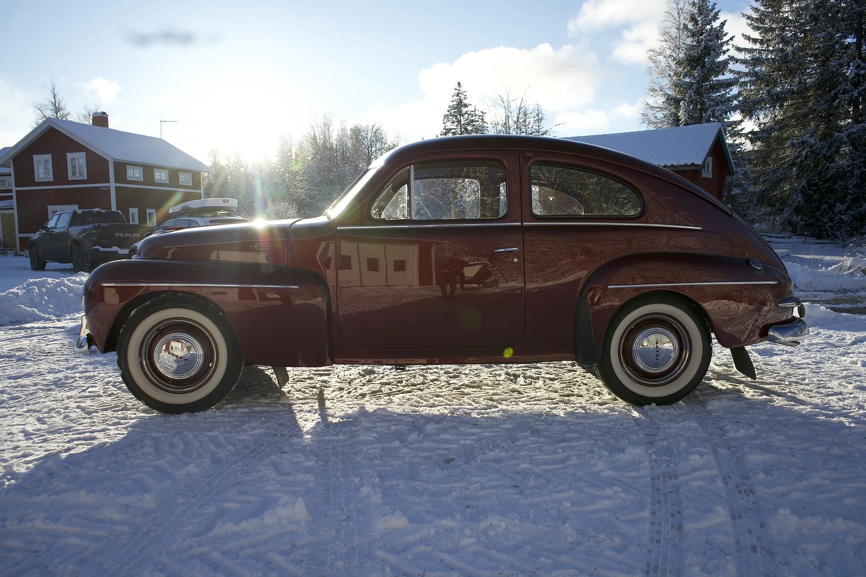 Exterior image of 1953 Volvo PV444 DS (8)