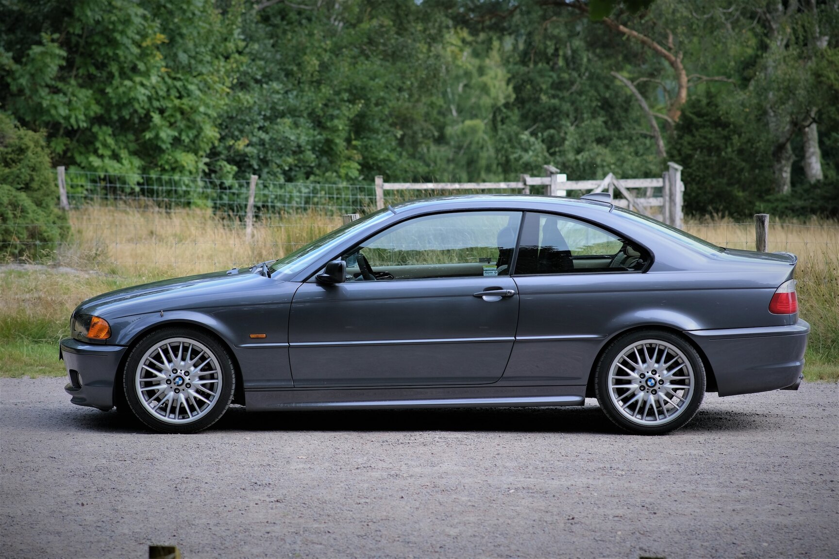 Exteriörbild på 2002  BMW 330Ci 