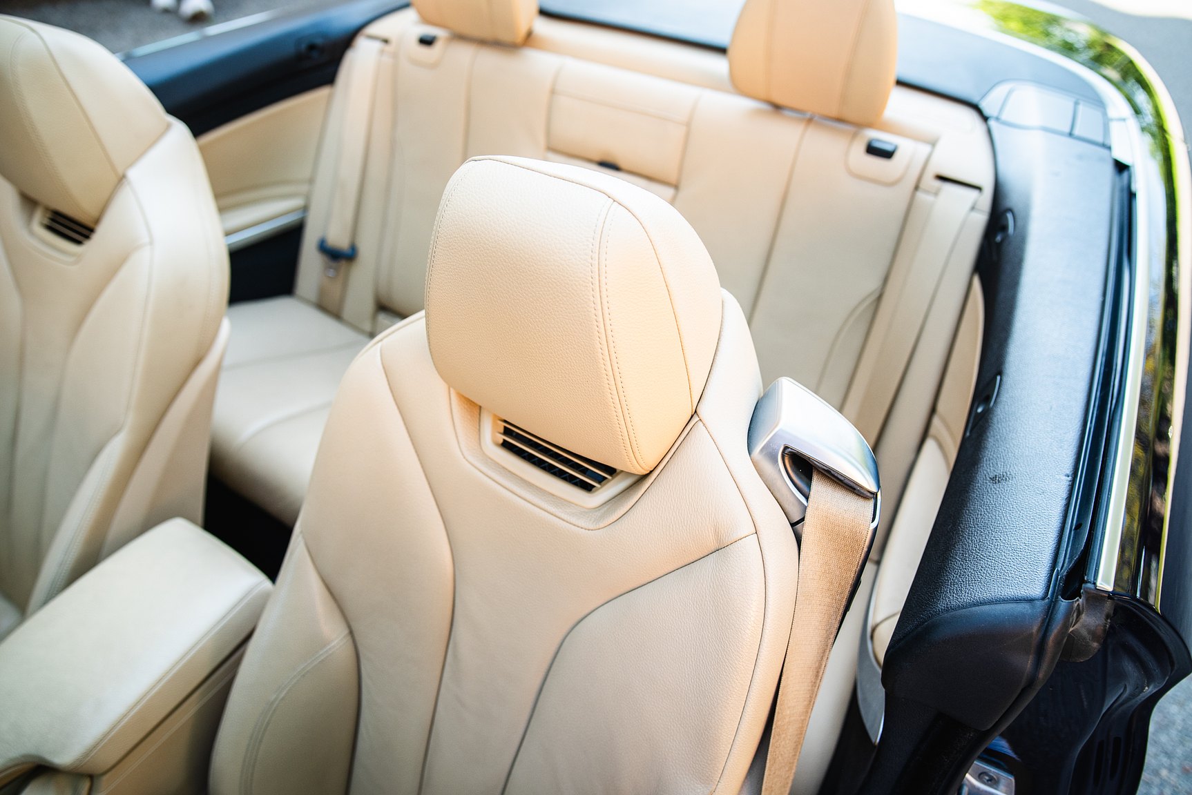 Interior image of 2018 BMW 430i xDrive Convertible