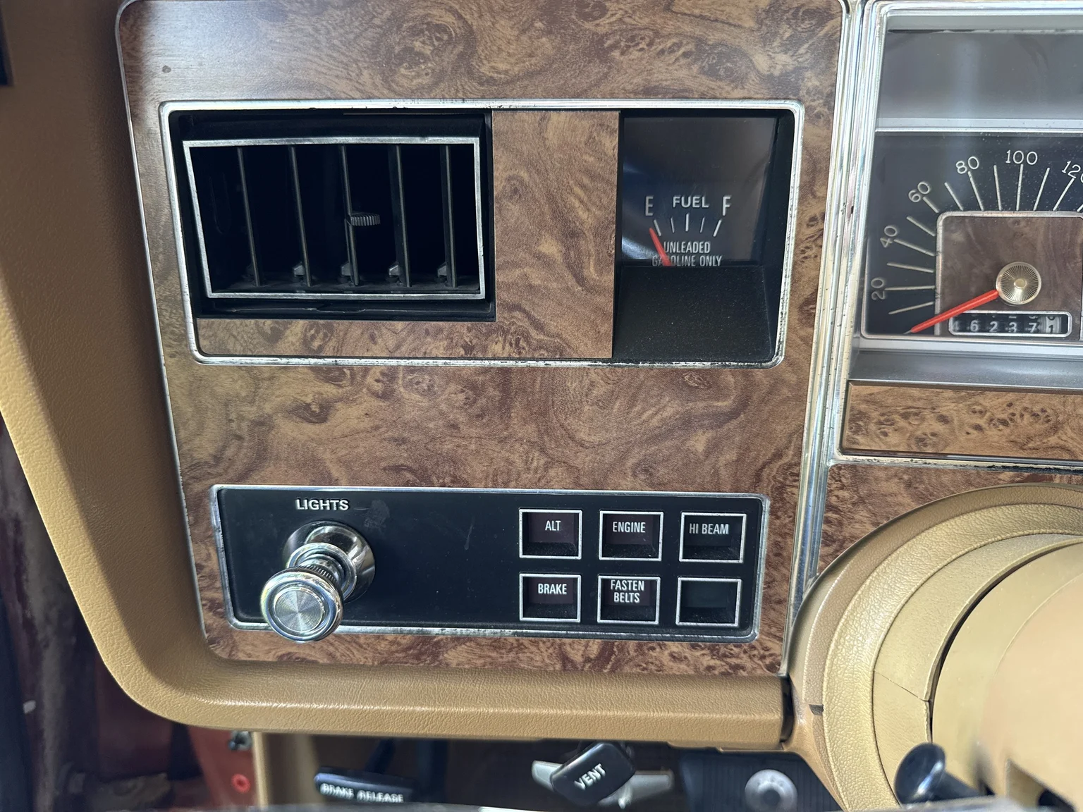 Innenraumfoto von 1975 Mercury Monarch Coupe (31)
