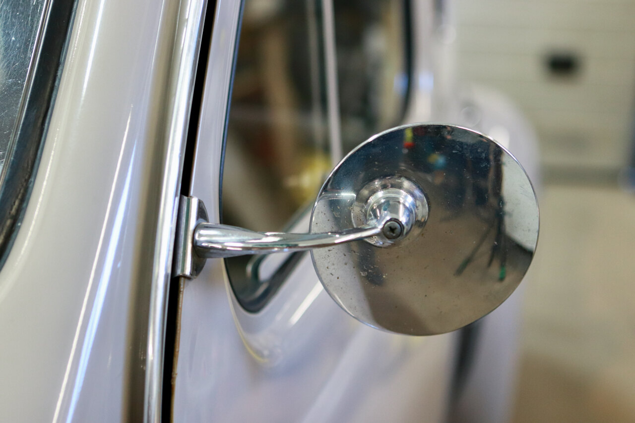 Exterior image of 1959 Renault 4CV (52)