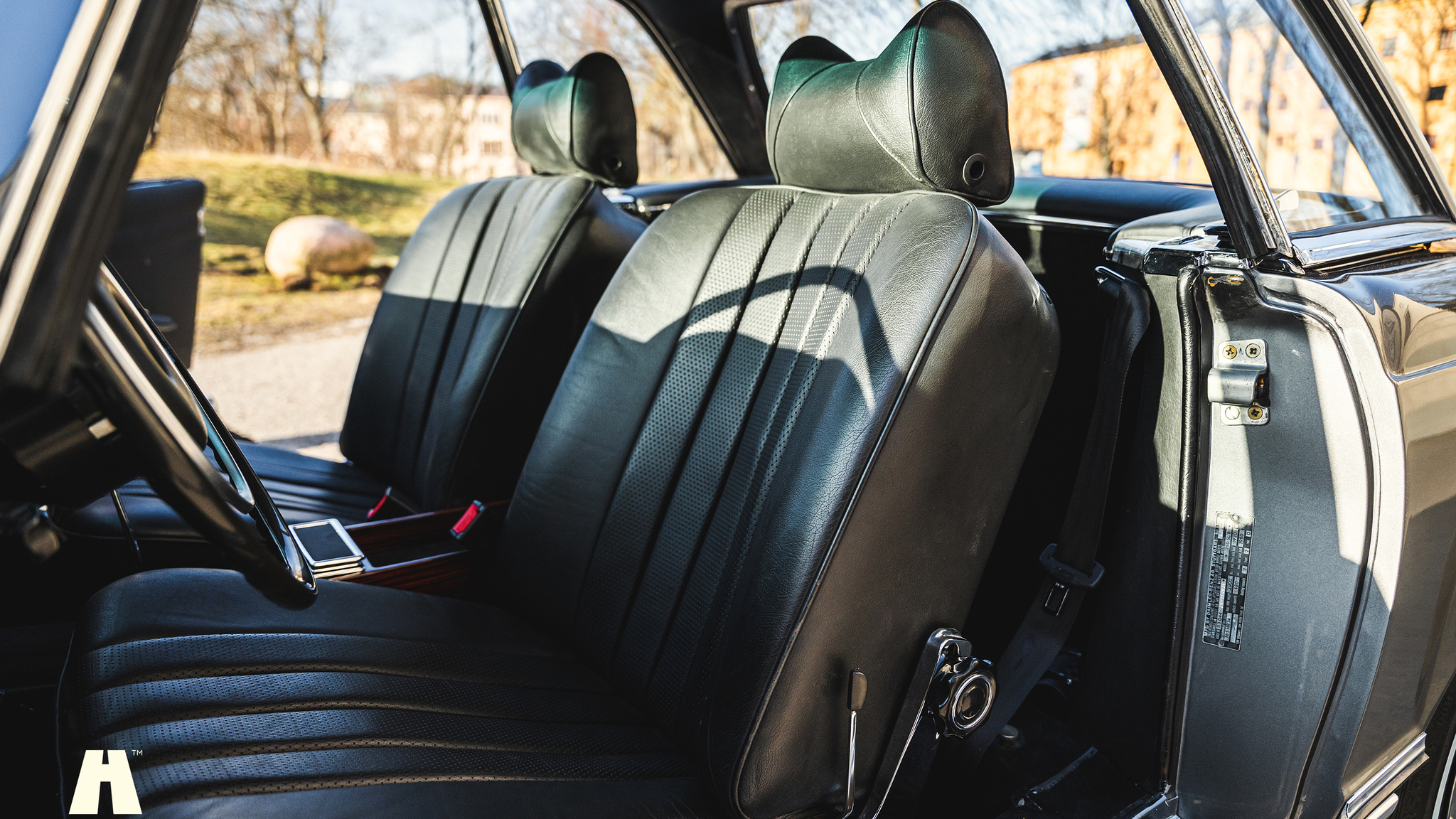 Interiörbild 1970 Mercedes 280 SL Pagoda (7)