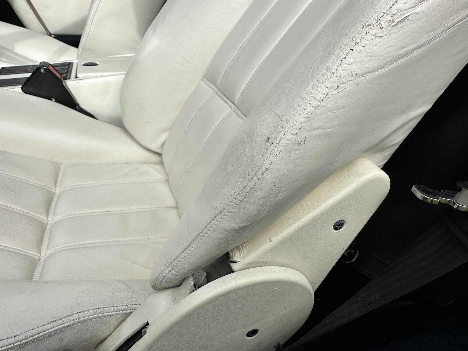 Innenraumfoto von 1986 Ferrari 328 GTS