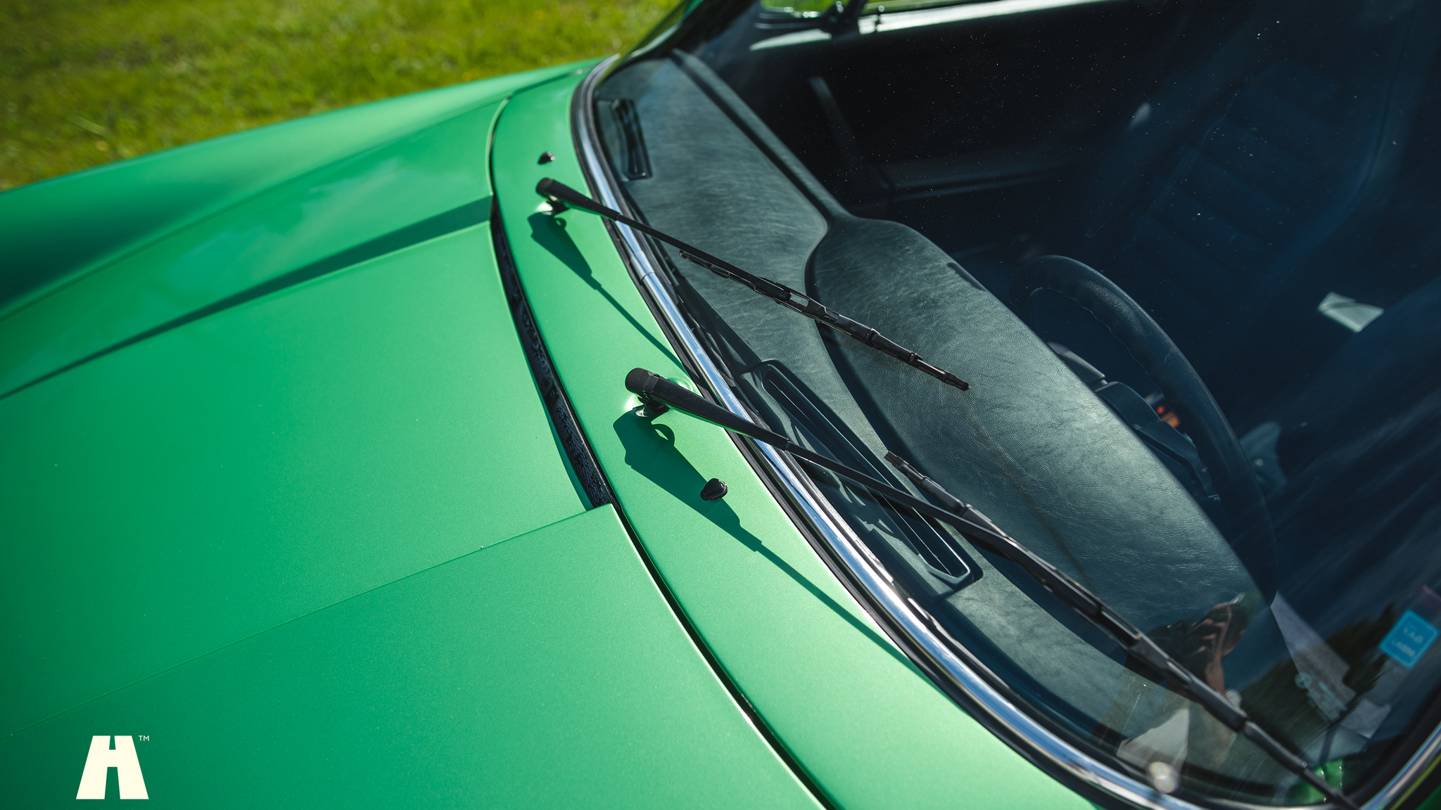 Exterior image of 1976 Porsche 911 Targa