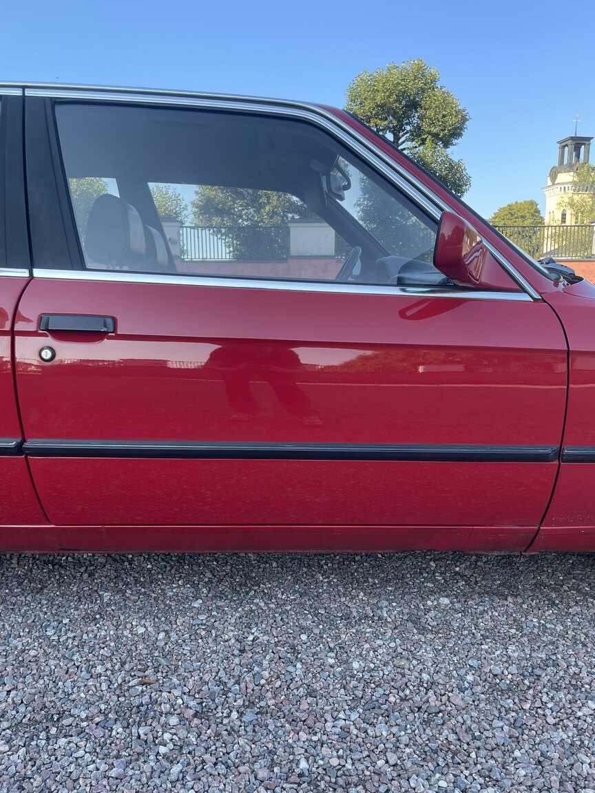 Exteriörbild på 1987 BMW 320i