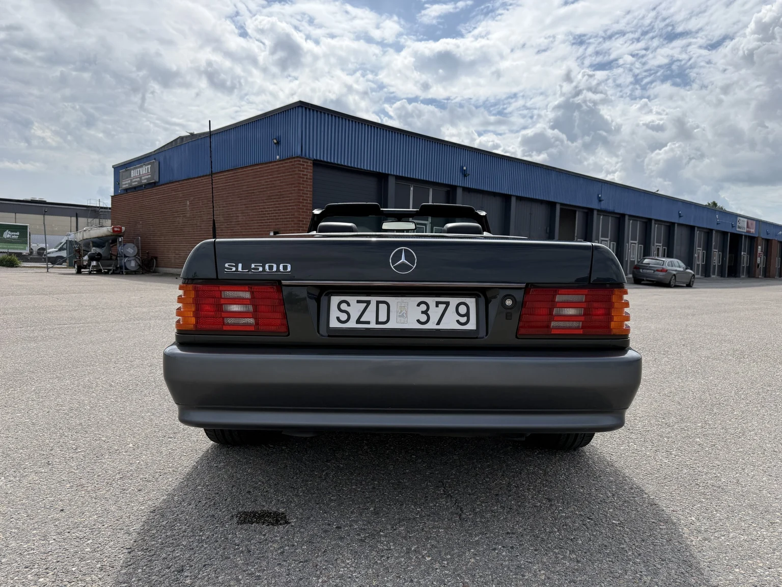 Exteriörbild på 1995 Mercedes-Benz SL 500 (12)