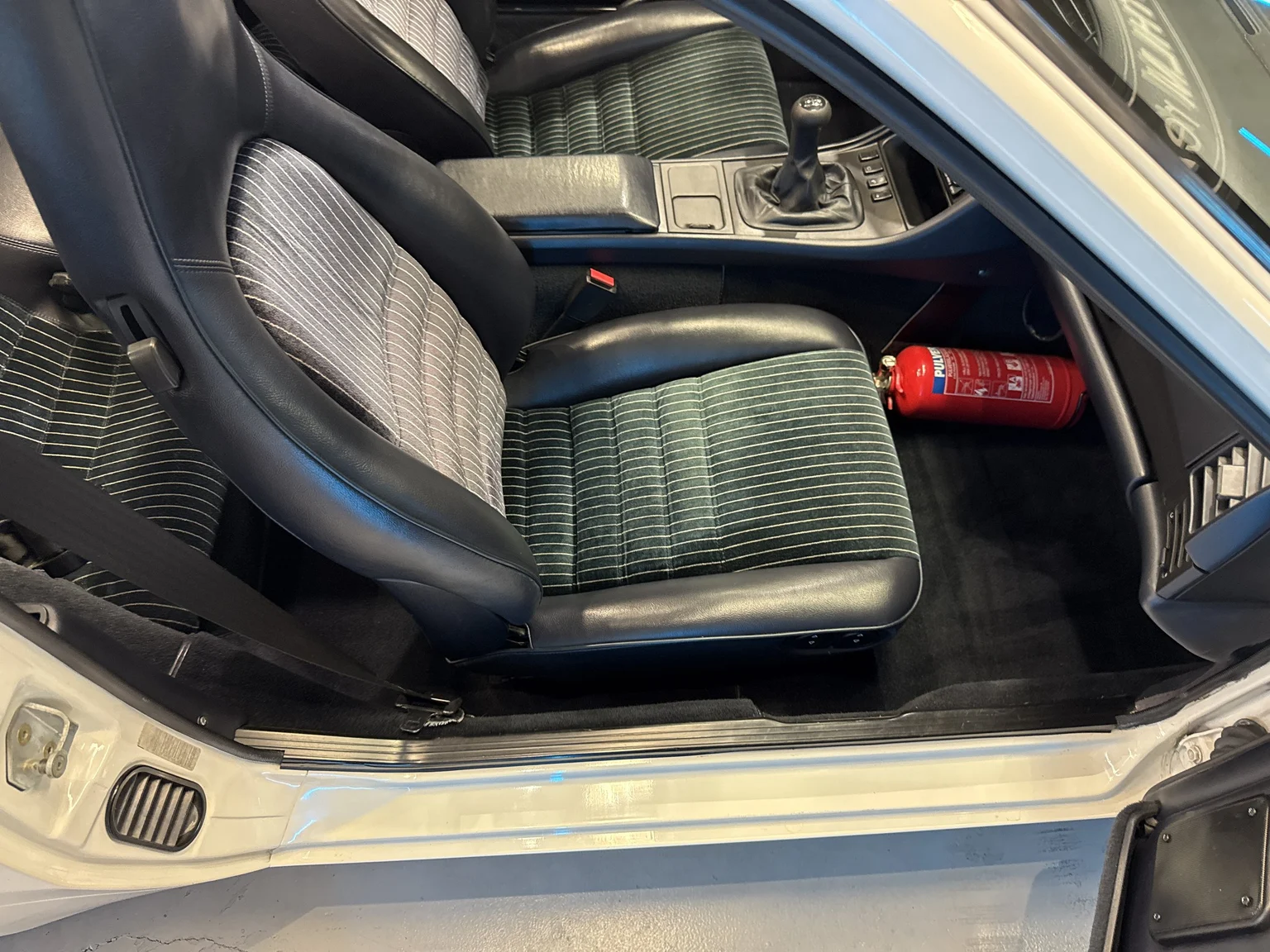 Innenraumfoto von 1989 Porsche 944 2.7 (49)