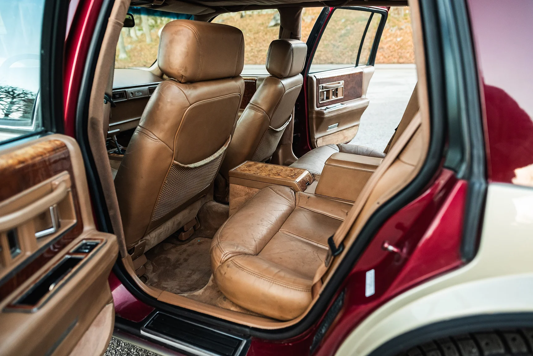 Interior image of 1989 Cadillac Seville (53)