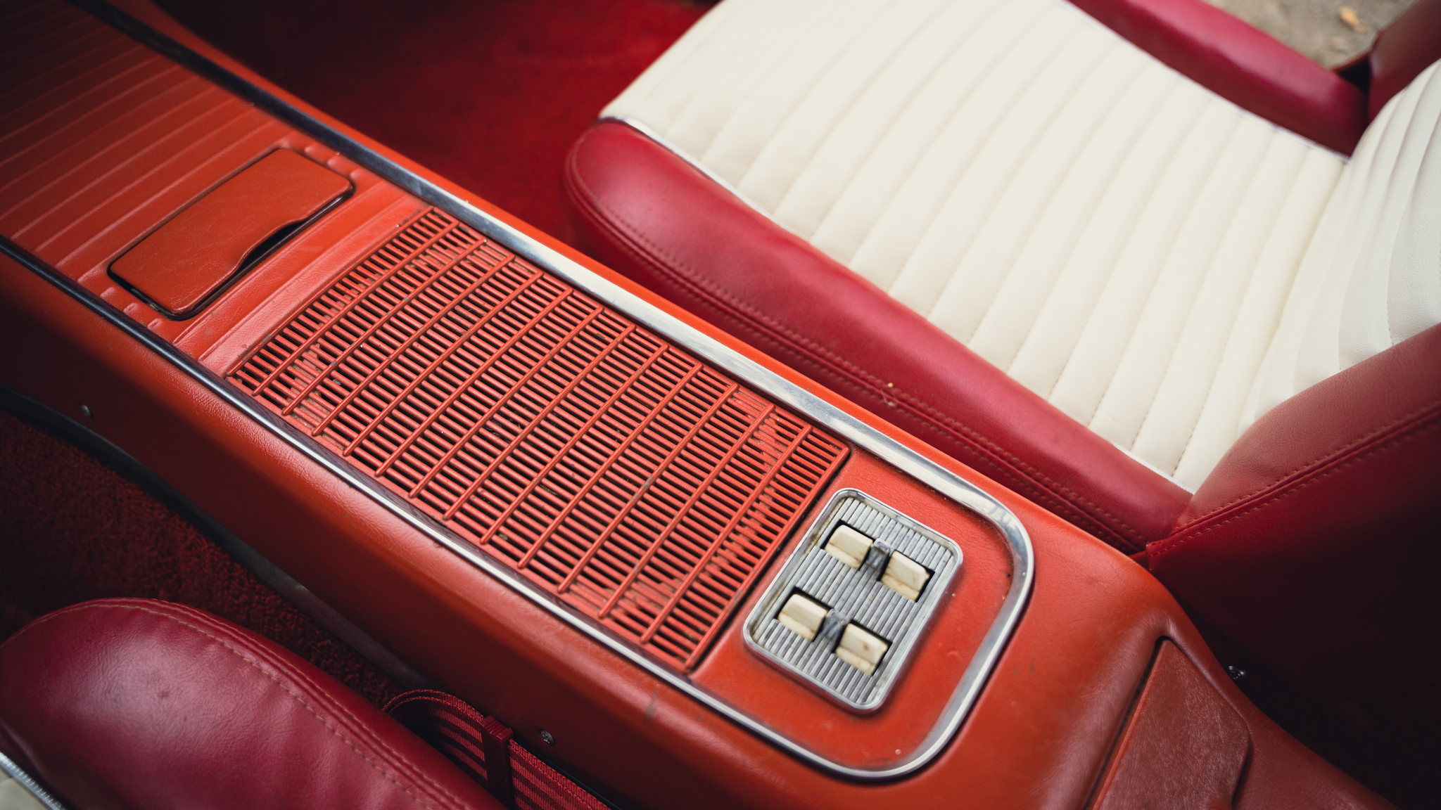 Interior image of 1959 Ford Thunderbird hardtop (35)