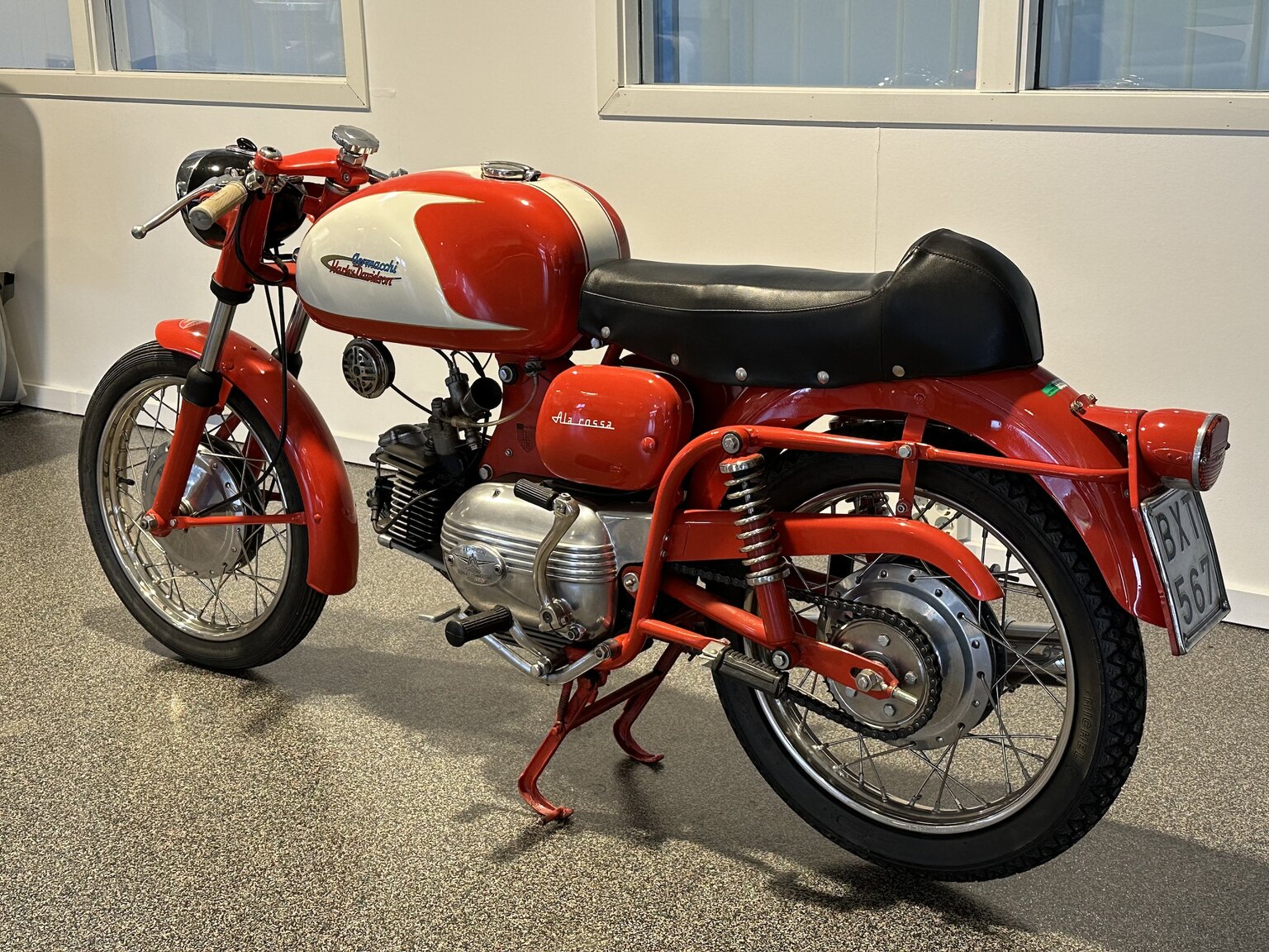 Exterior image of 1963 Aermacchi Harley-Davidson Ala Rossa