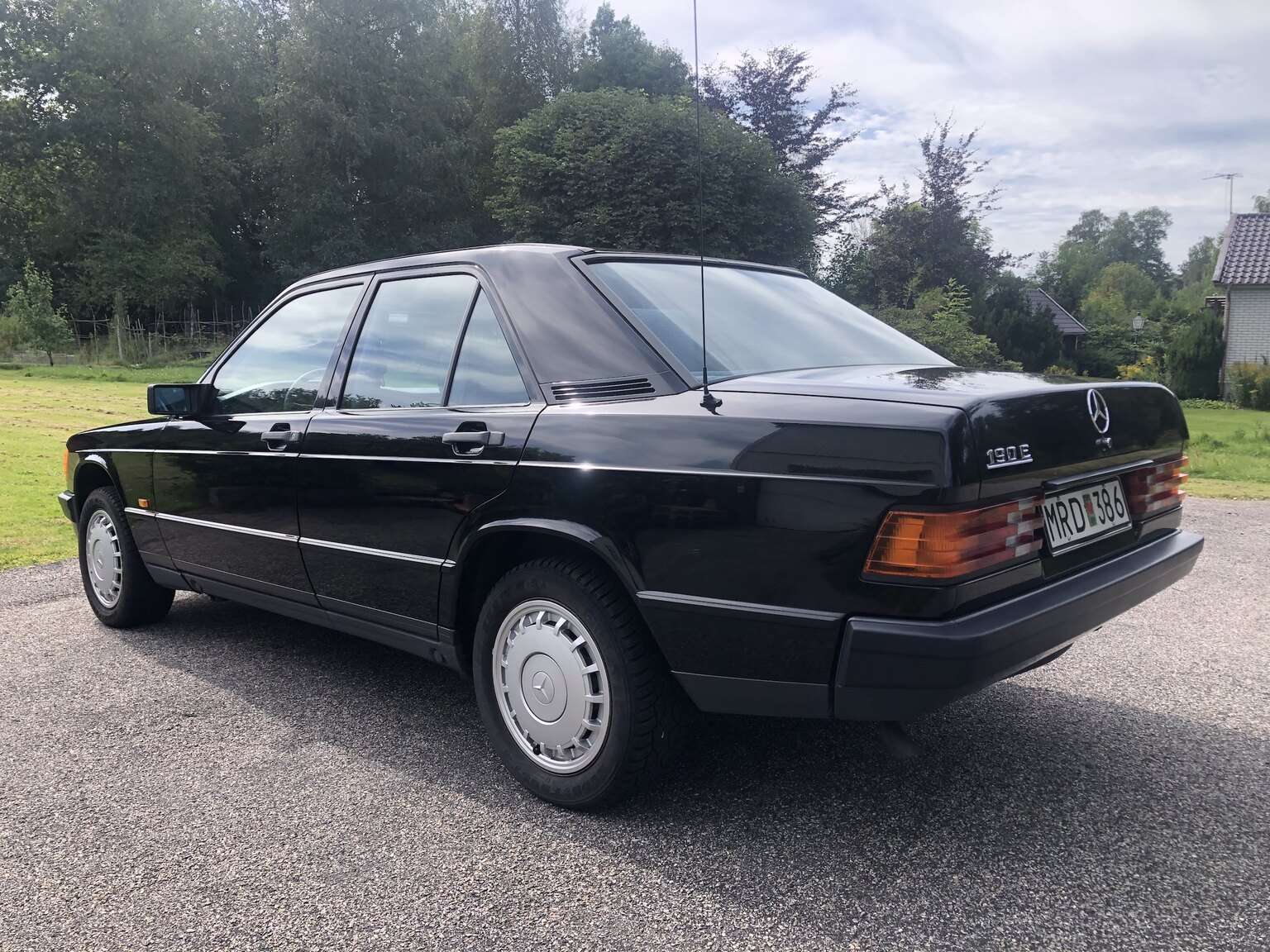 Exteriörbild på 1986 Mercedes-Benz 190E