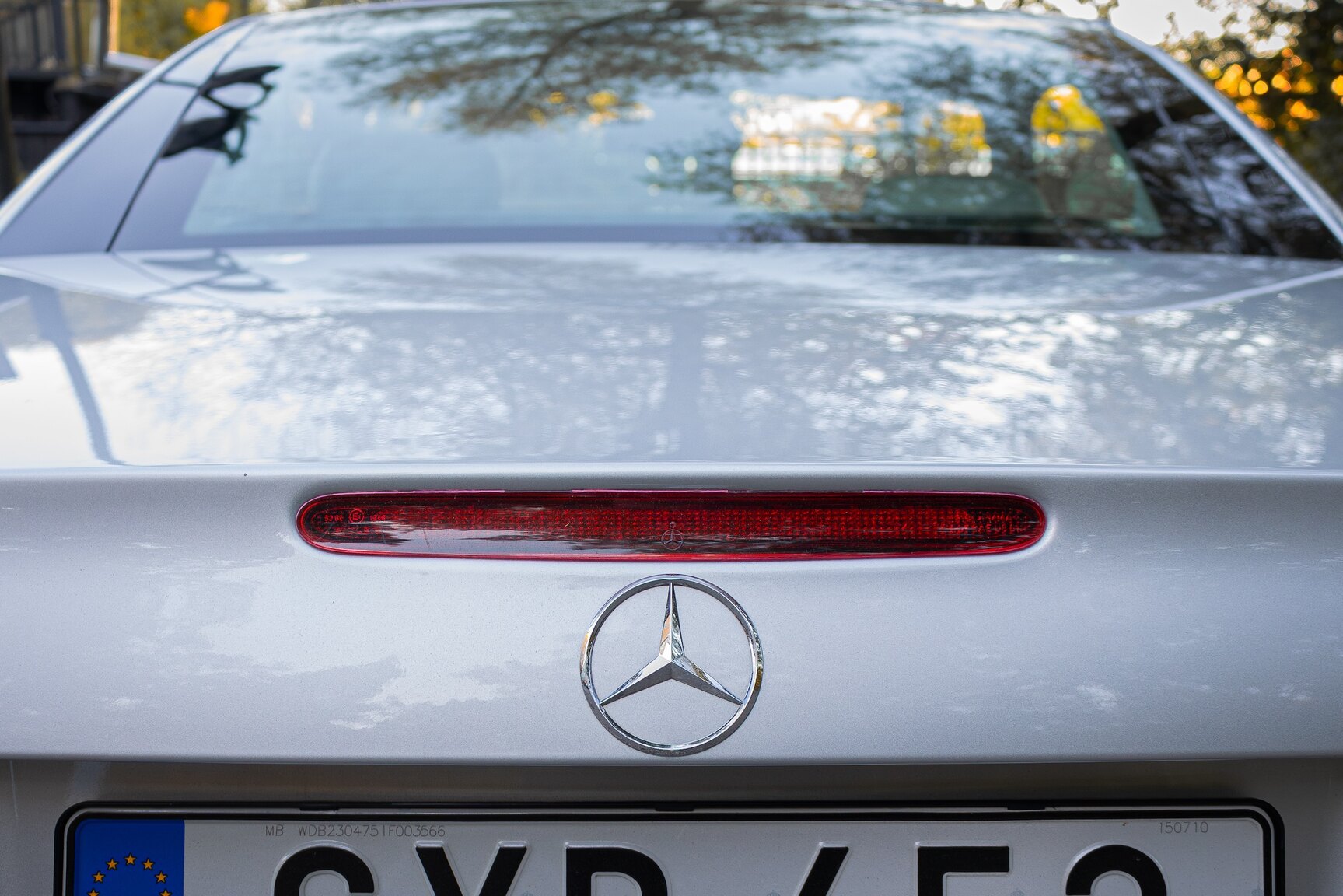 Exterior image of 2002 Mercedes-Benz SL 500