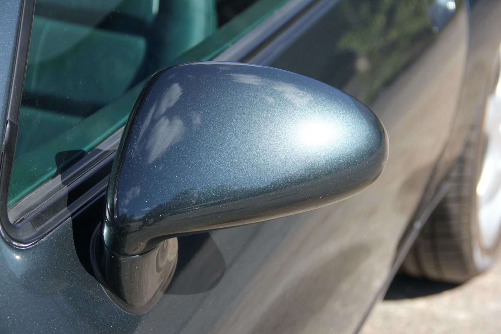 Exterior image of 1994 Porsche 928 GTS