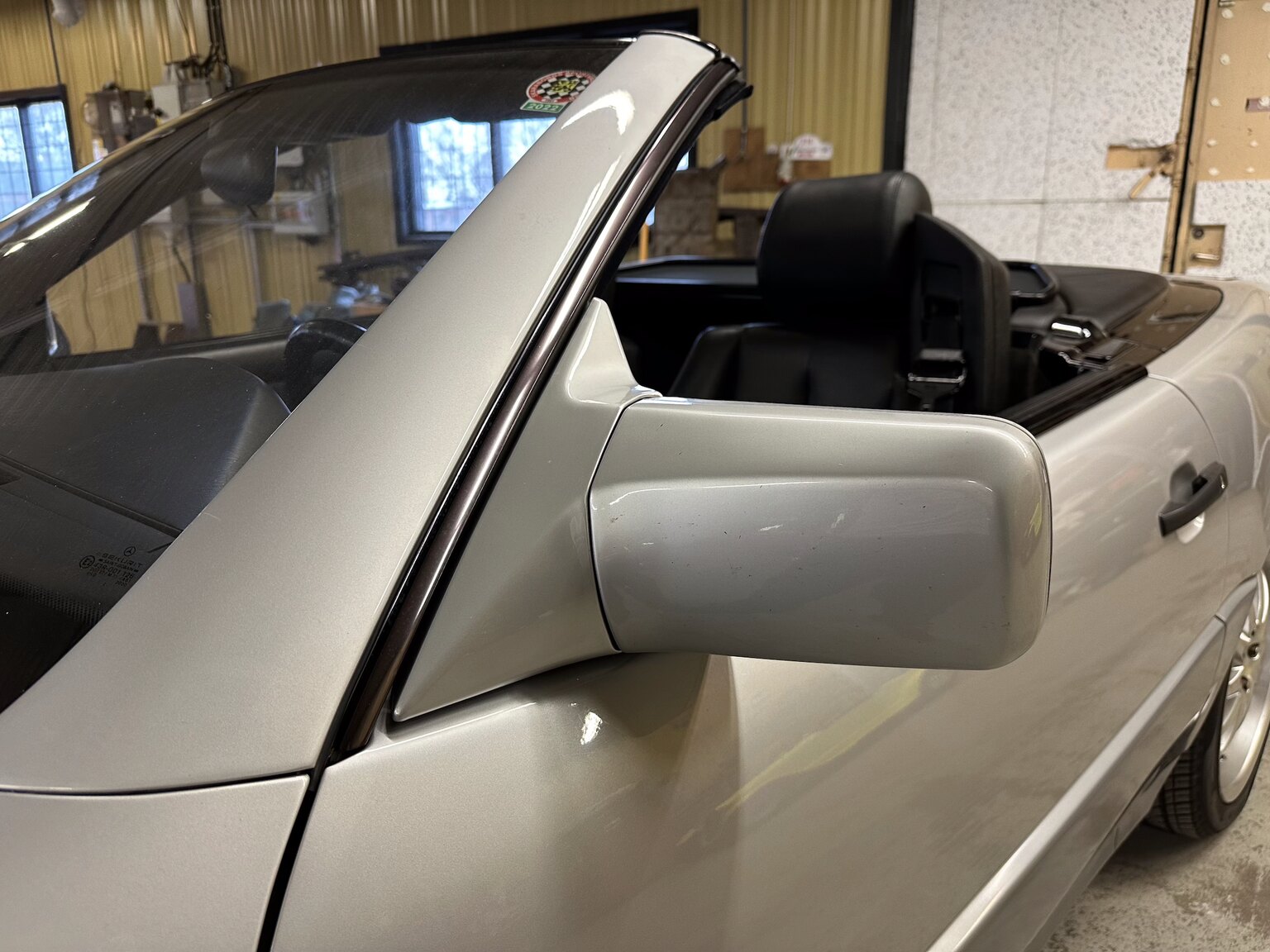 Exteriörbild på 1993 Mercedes-Benz SL 320