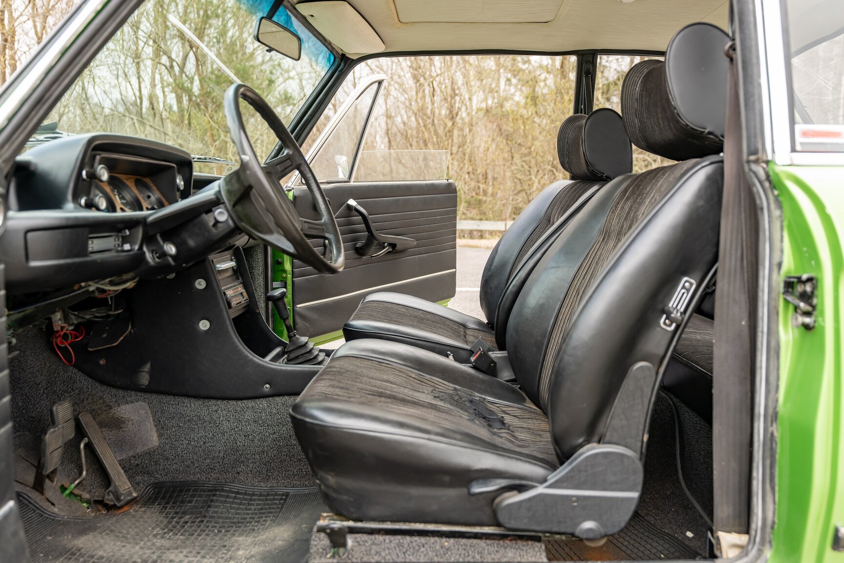 Interior image of 1975 BMW 2002