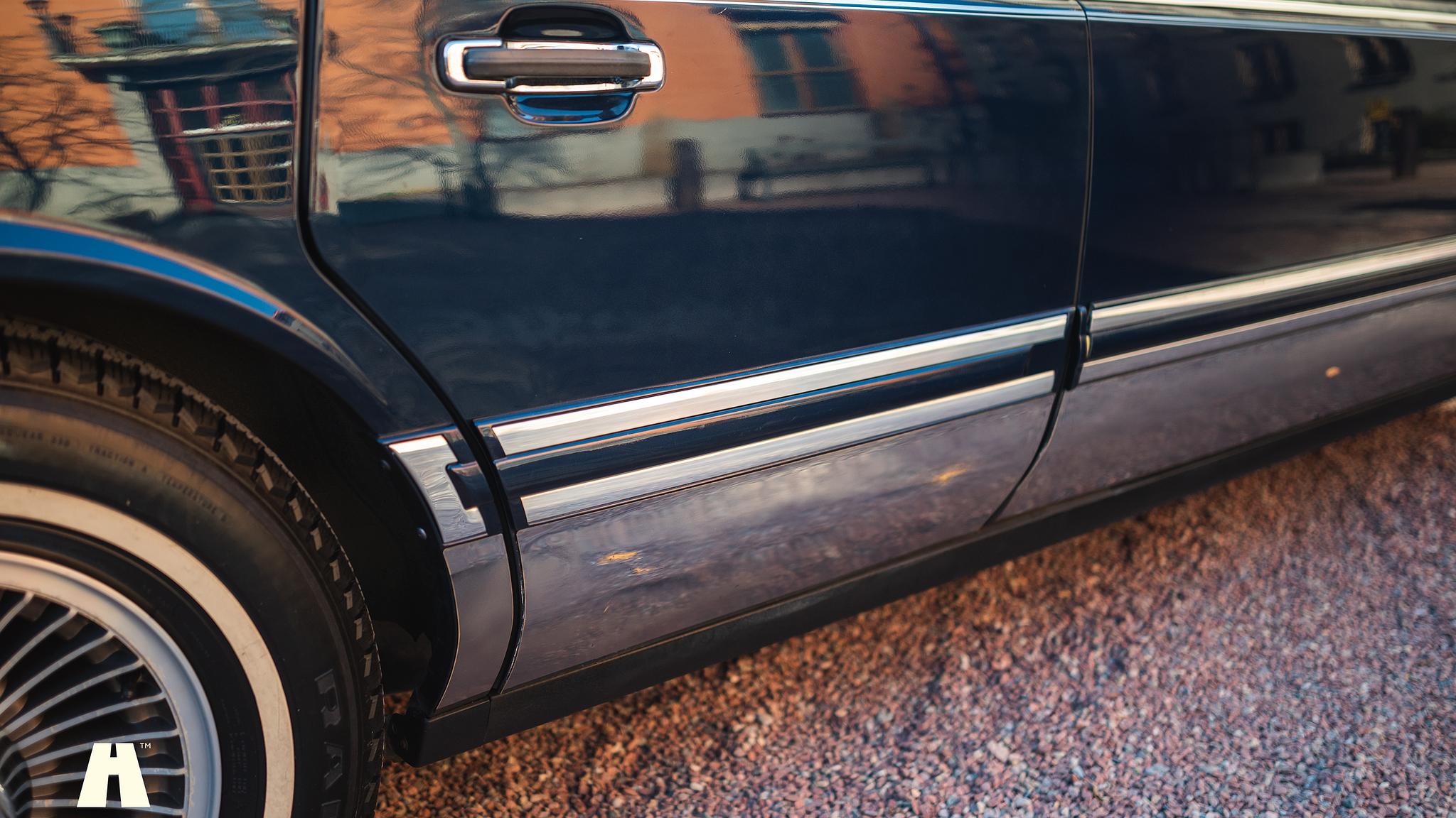 Exteriörbild på 1992 Lincoln Town Car Limousine 