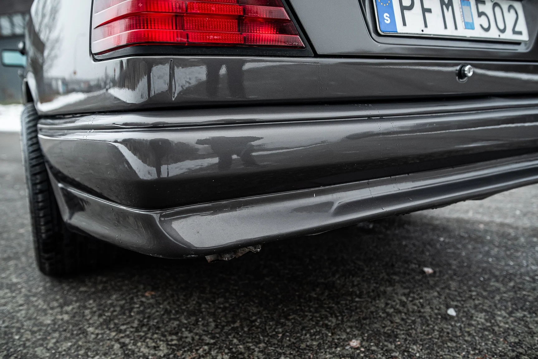 Exterior image of 1993 Mercedes-Benz E 320 "AMG" (27)