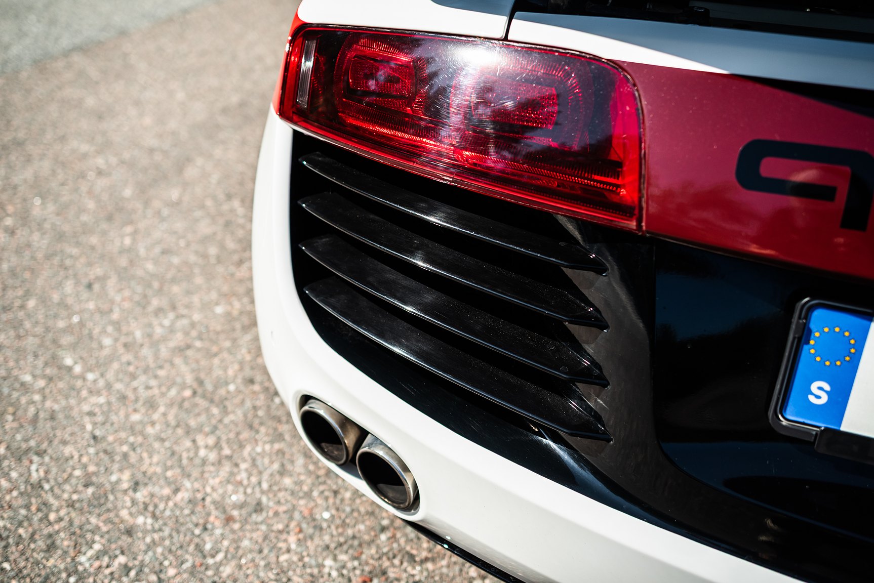Exterior image of 2008 Audi R8 4.2 V8 Turbo Manuell