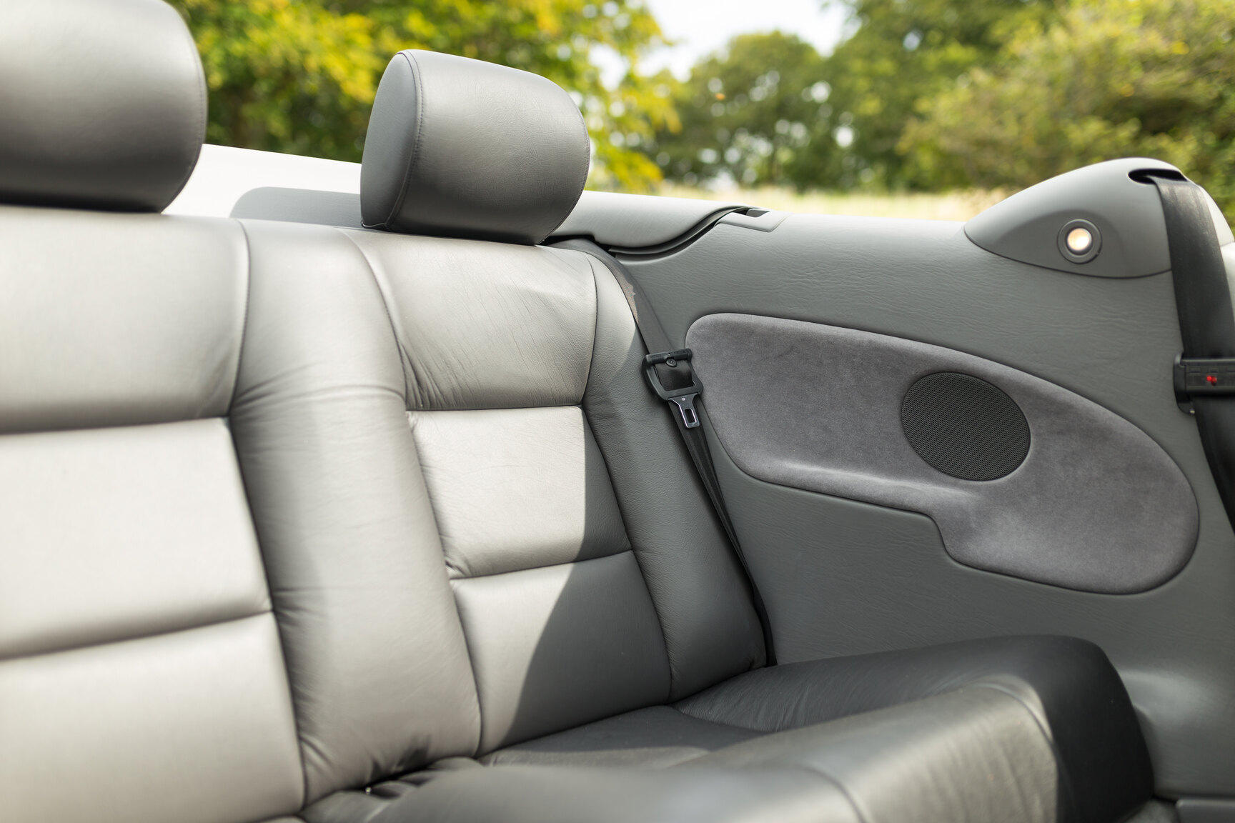 Interior image of 1998 Saab 9-3 SE 2.0T Convertible