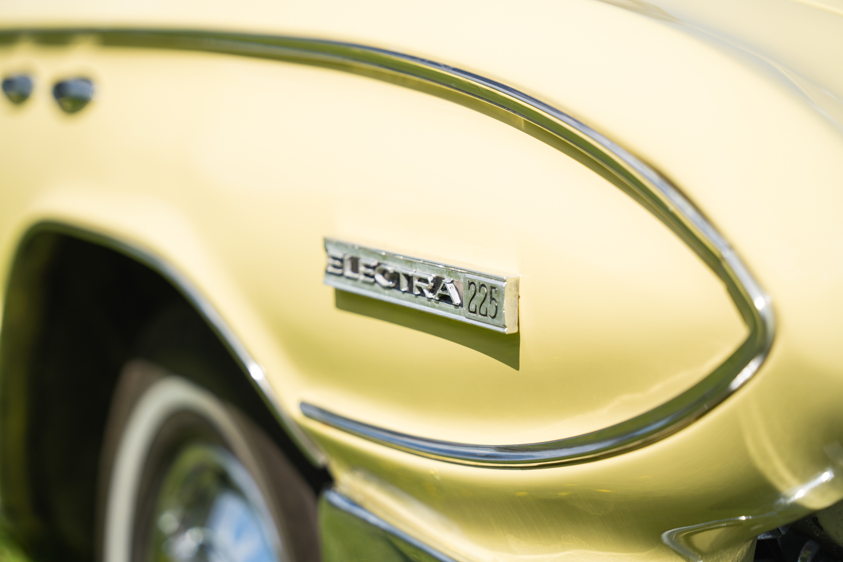 Exterior image of 1961 Buick Electra 225 cab (57)