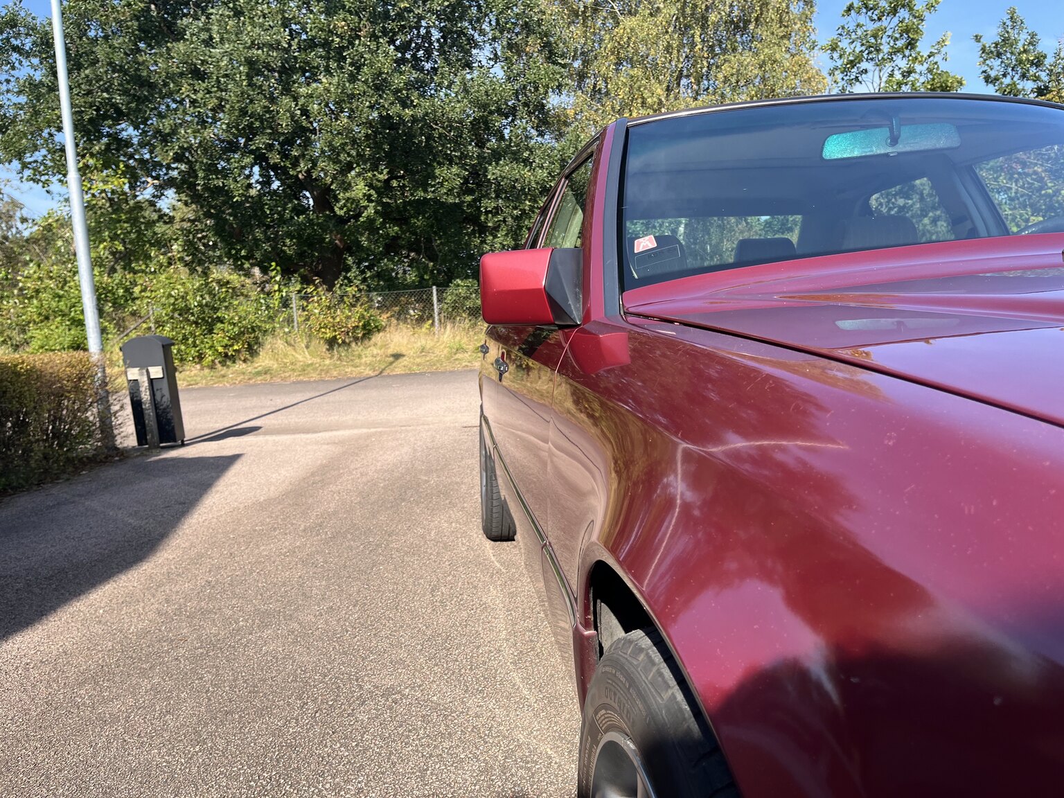 Exterior image of 1990 Mercedes-Benz 230 E