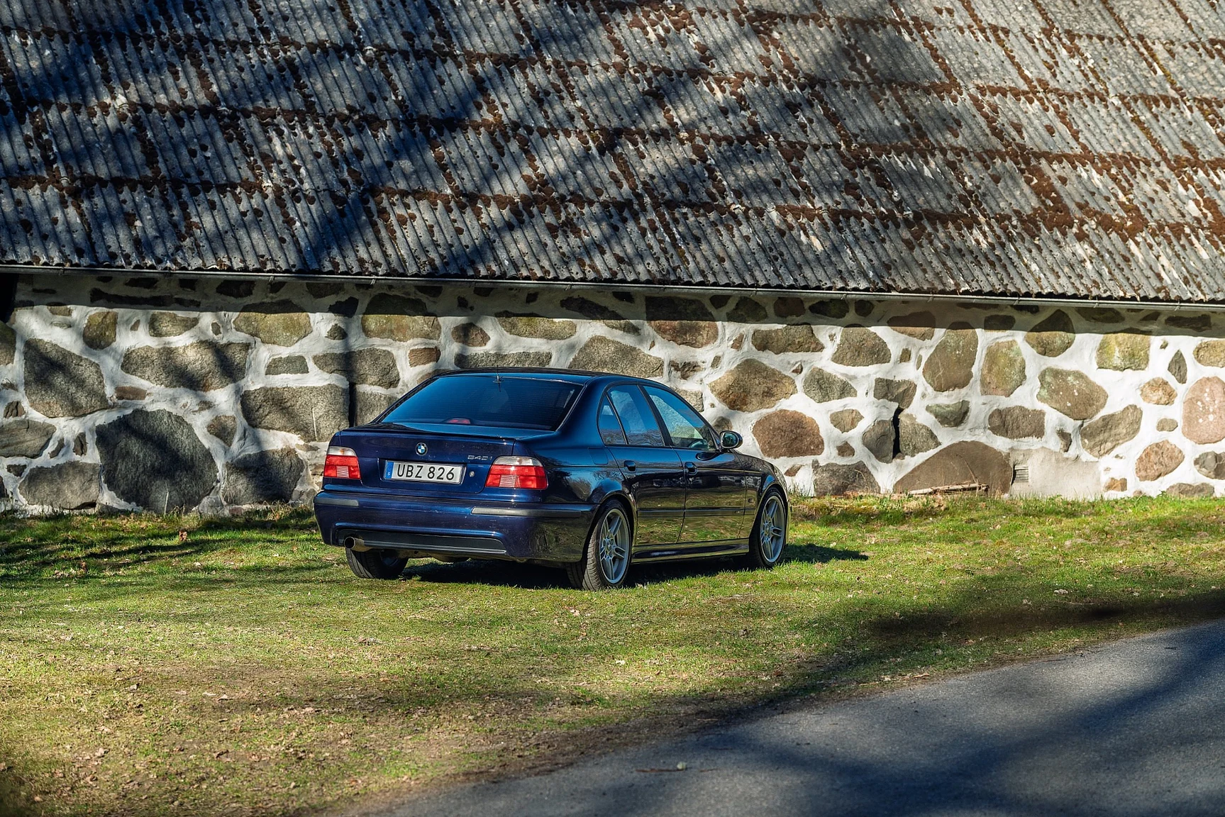 Exterior image of 1996 BMW 540iA (67)