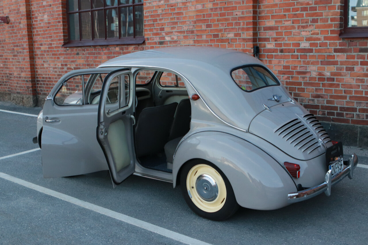 Exterior image of 1959 Renault 4CV (8)