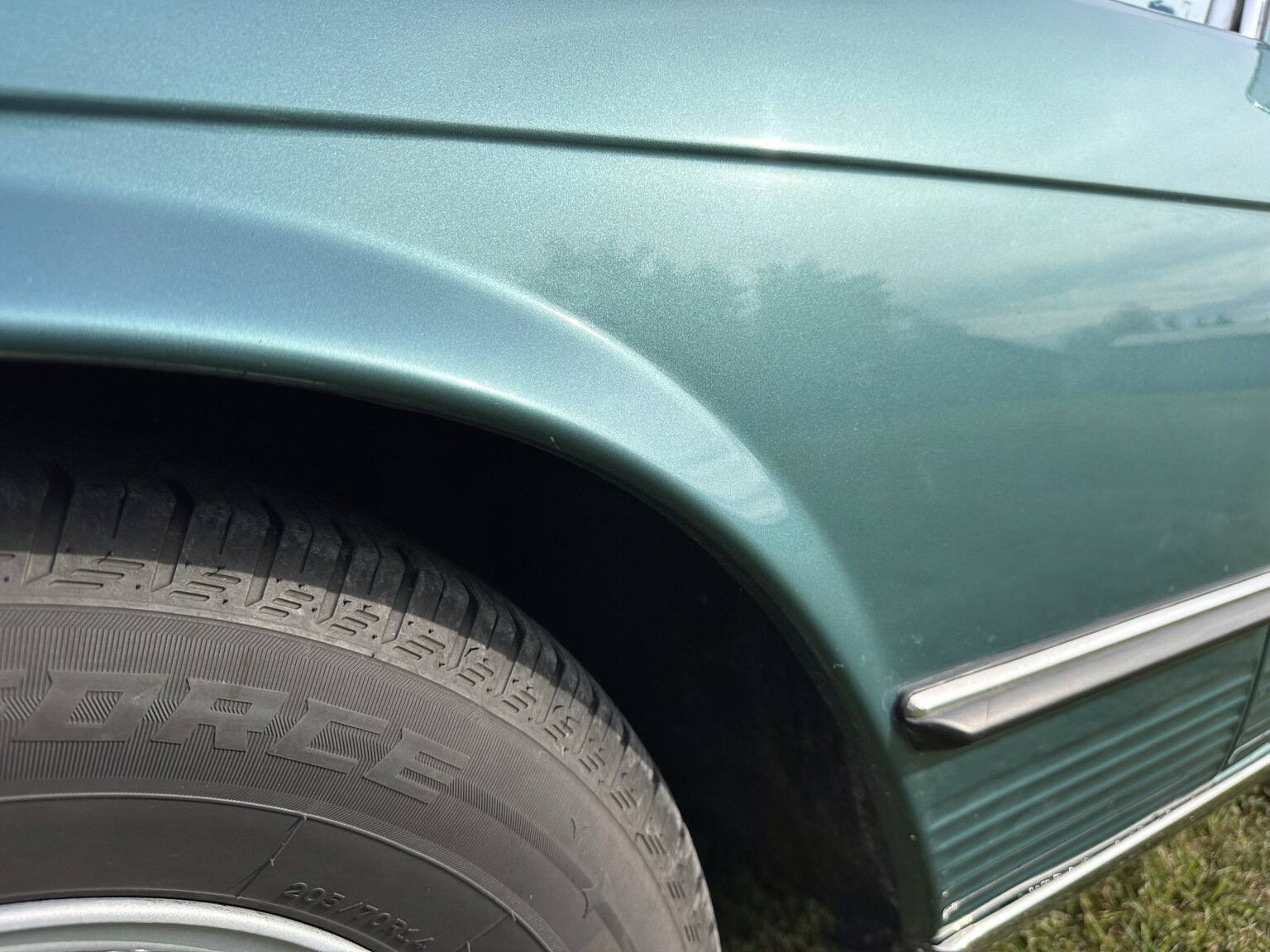 Exteriörbild på 1985 Mercedes-Benz 380 SL