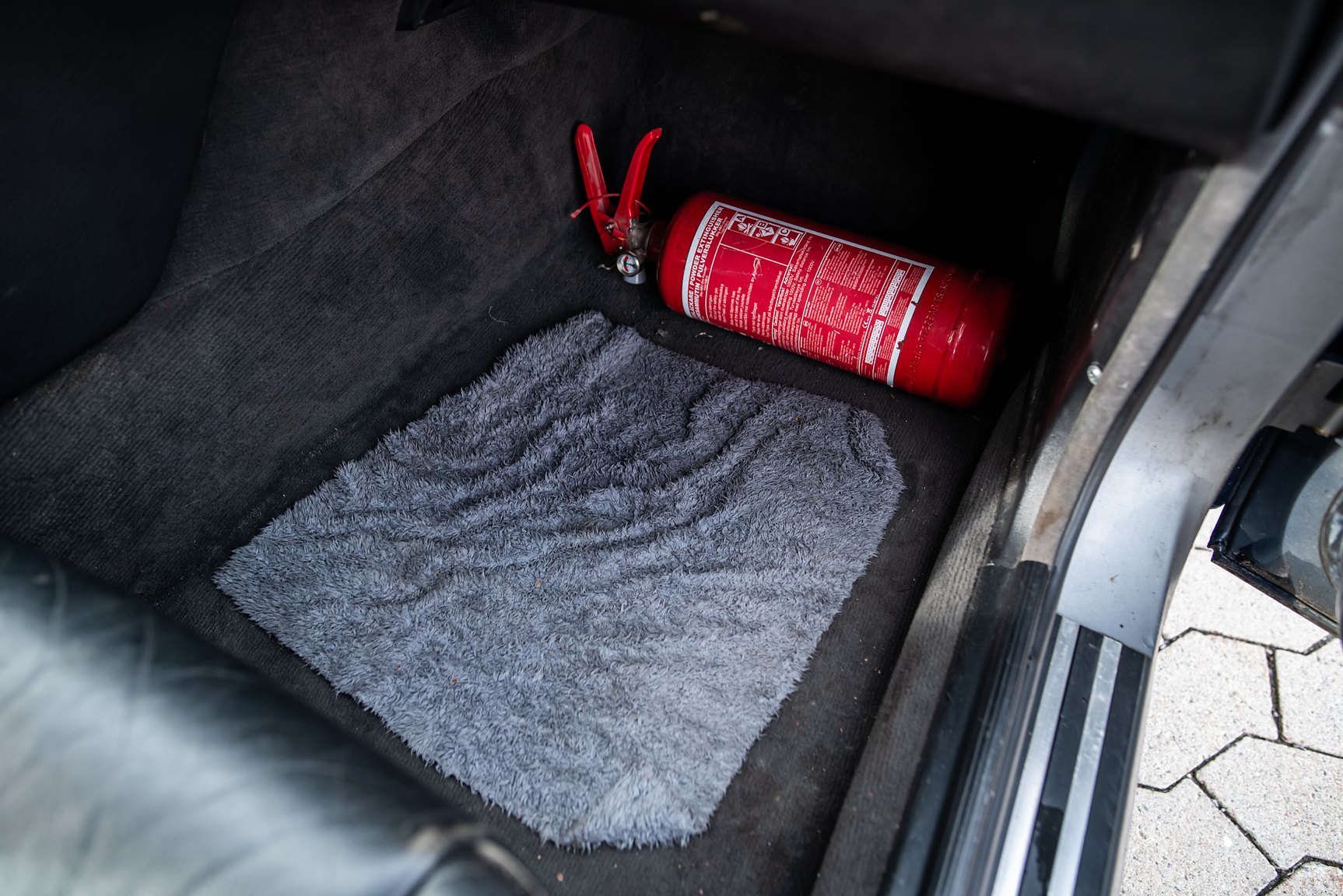 Interior image of 1992 BMW 525i Touring Outlaw